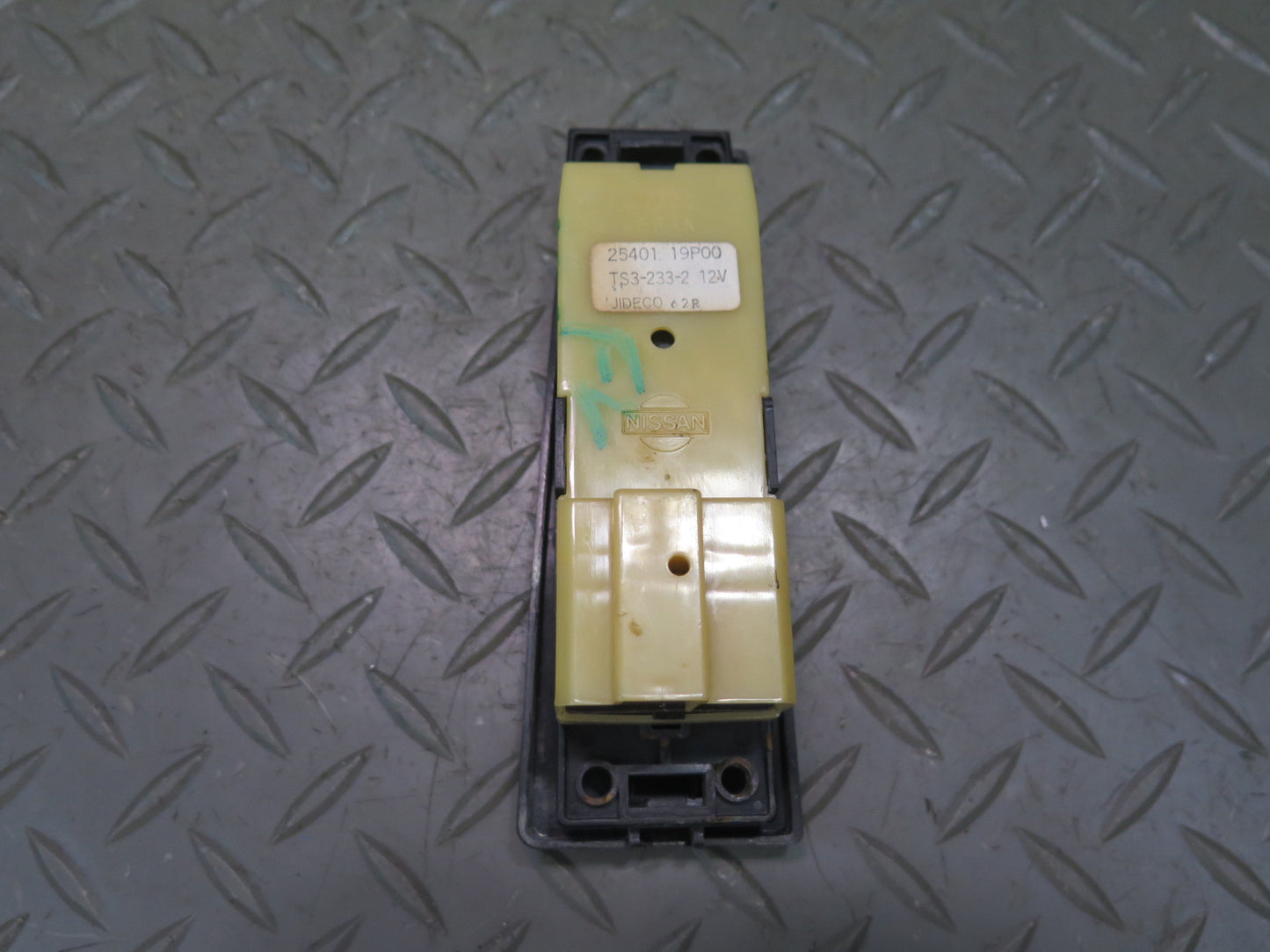 84-86 Nissan Z31 300ZX 2+0 Left Door Master Power Window Switch 25401-19P00 OEM
