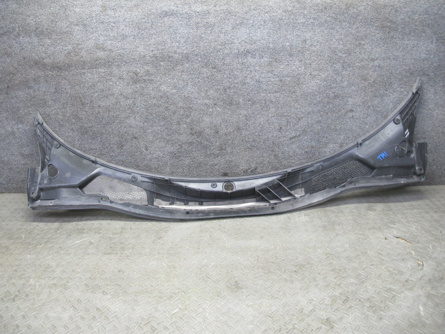00-05 Toyota MR2 Spyder ZZW30L Front Vent Cowl Trim Cover Panel 55781-17060 OEM
