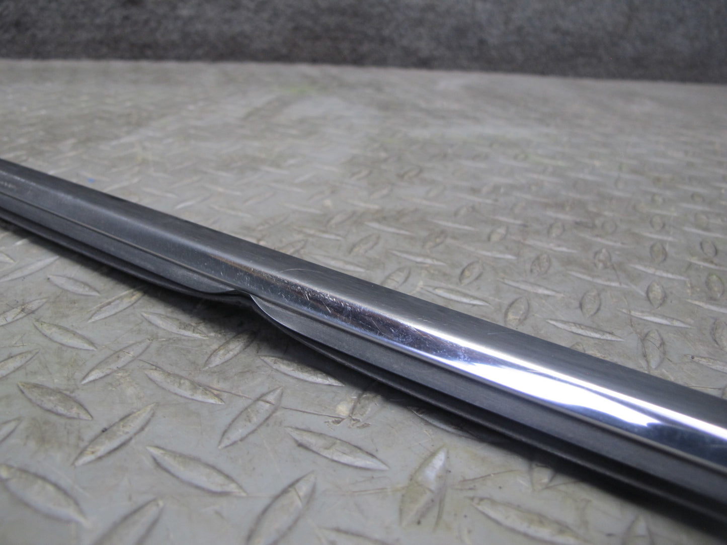 2014-2020 Infiniti QX60 Front Left Door Window Chrome Trim Molding Set of 2