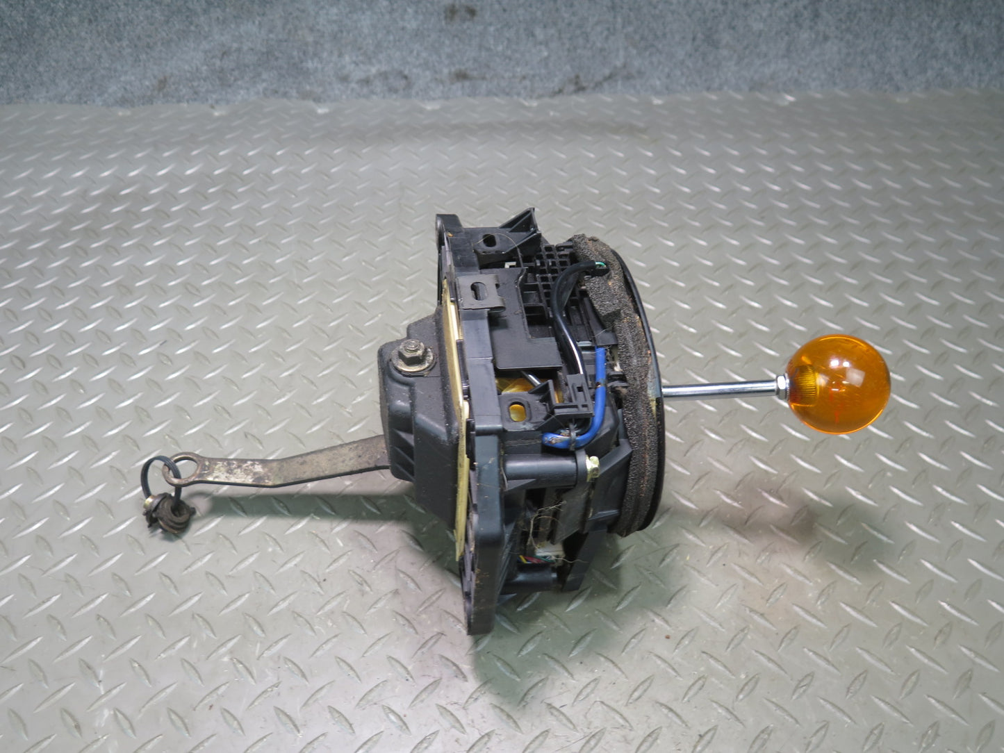 01-05 Lexus JCE10L IS300 A/T Automatic Transmission Gear Shifter w Knob OEM