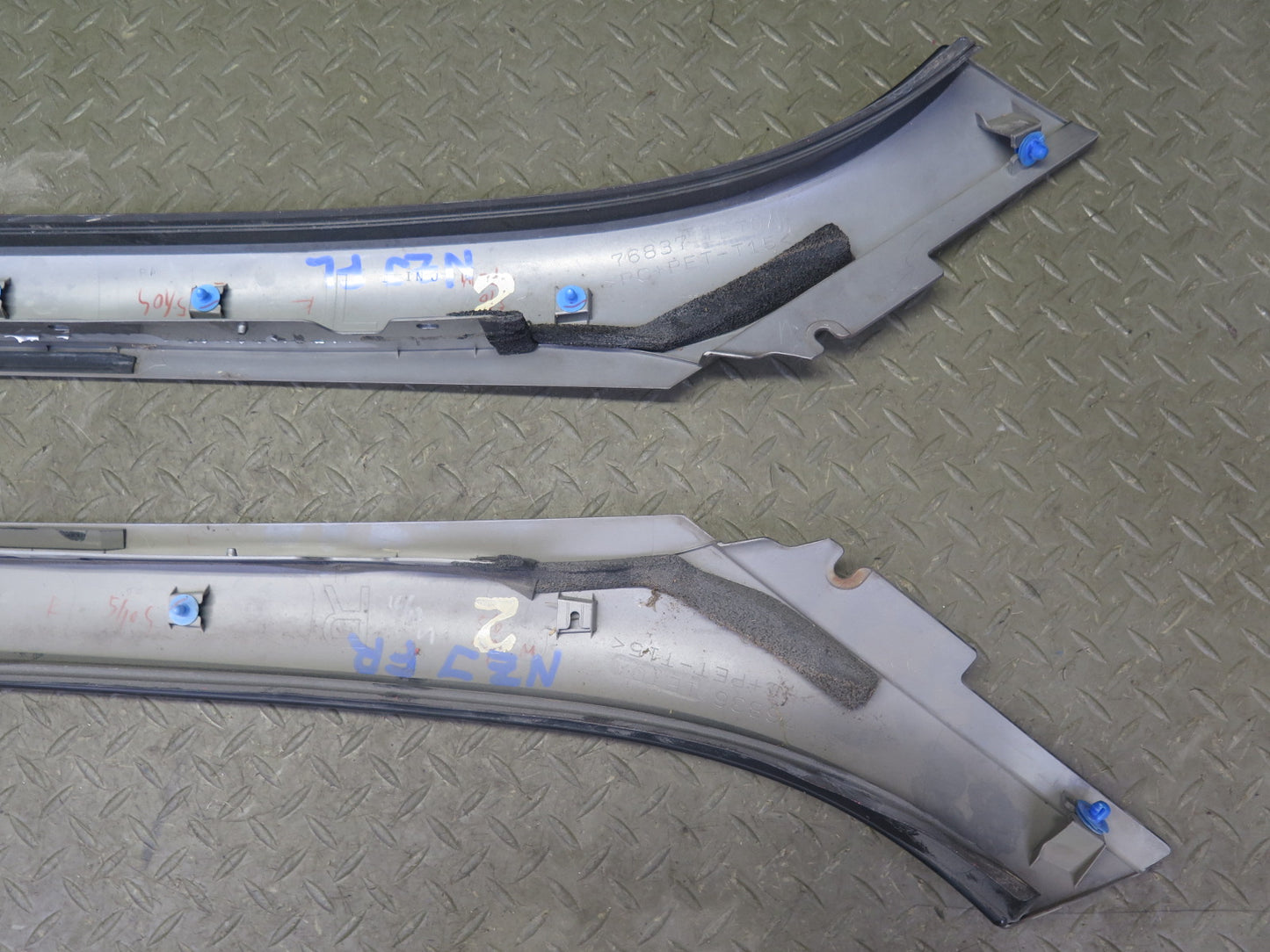 10-19 Nissan 370Z Z34 Convertible Set of 2 Front Exterior A Pillar Molding OEM