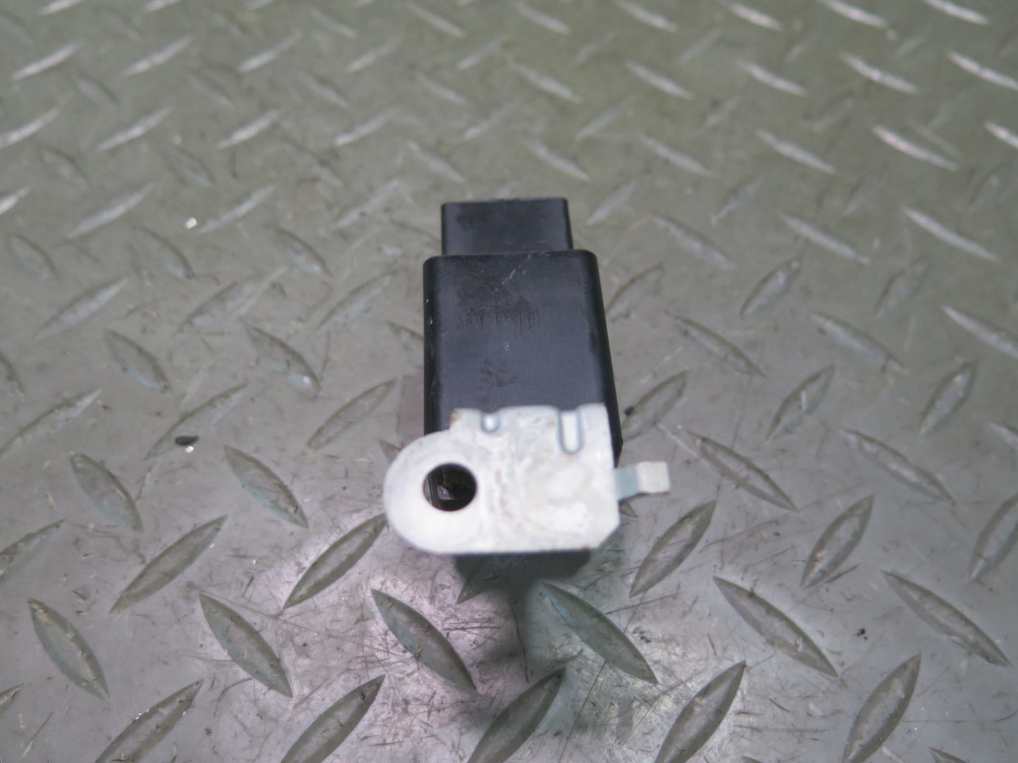 84-89 Nissan 300ZX Z31 Turn Signal Flasher Relay OEM