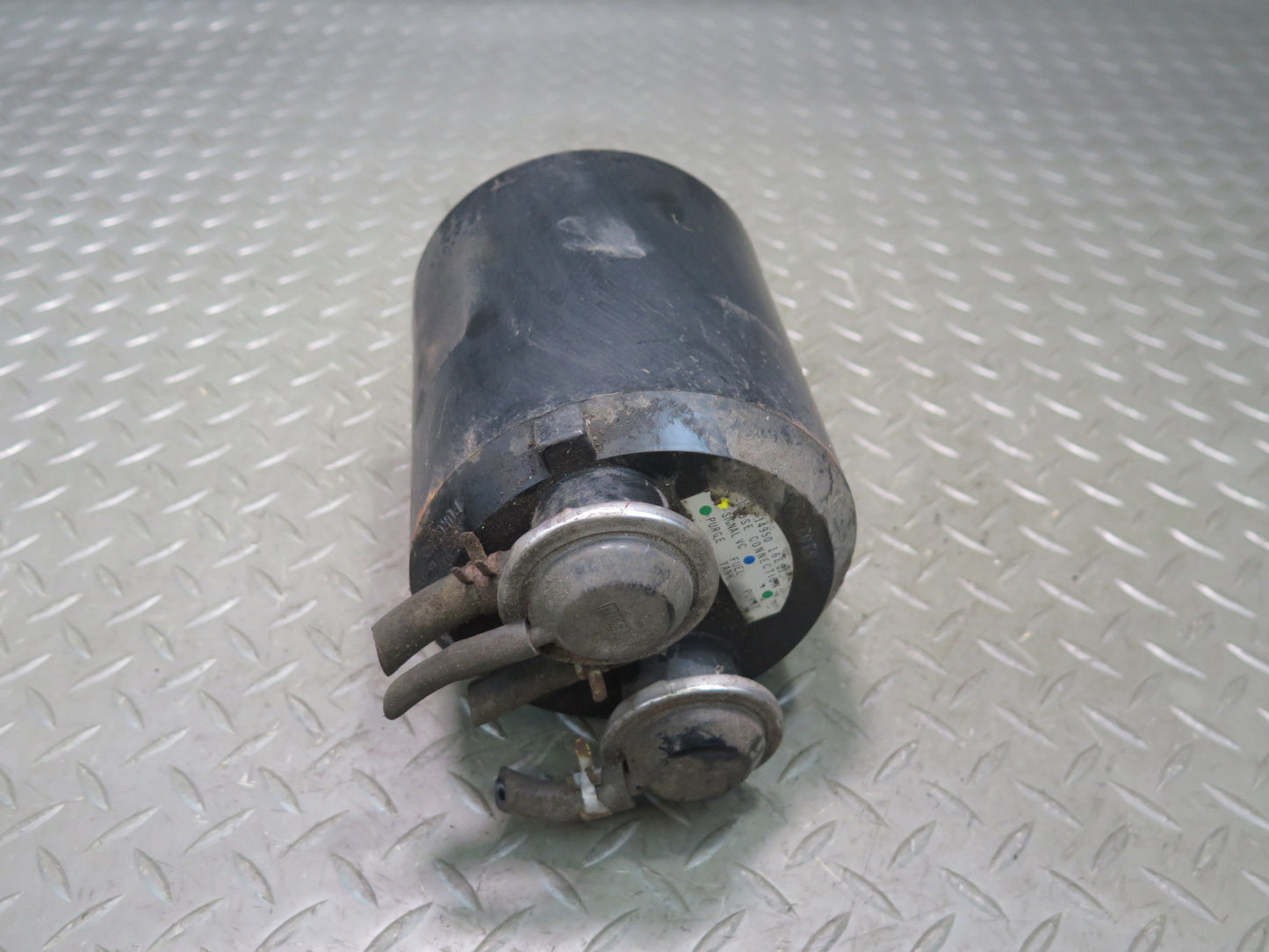 86-88 Nissan Z31 300ZX Fuel Evap Vapor Charcoal Canister 14950-16E01 OEM
