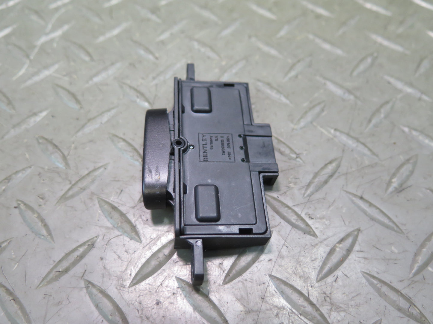 2006-2012 Bentley Flying Spur Center Dashboard Temperature Button Switch