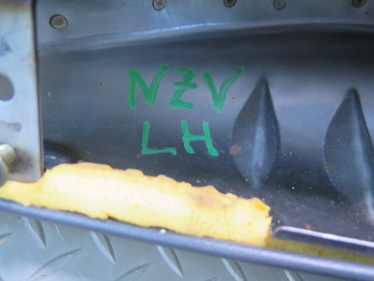 86-89 Nissan 300ZX Z31 2+0 Front Right Seat Upper Right Side Cushion Black OEM