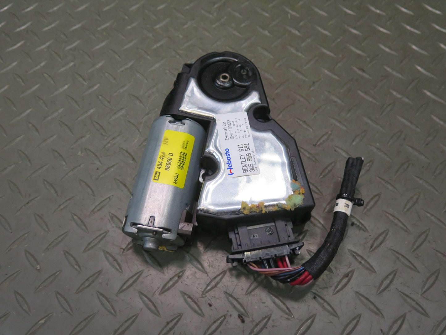 2006-2012 Bentley Flying Spur Front Upper Suroof Moon Roof Power Motor
