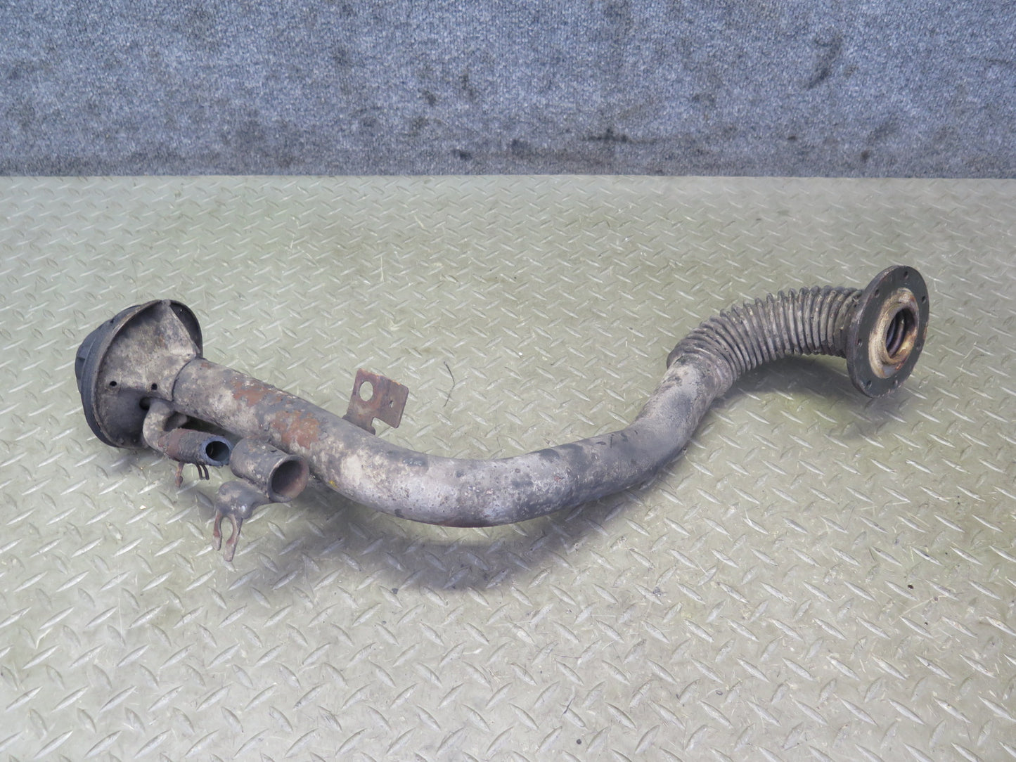 85-89 Nissan Z31 300ZX 2+0 Turbo Fuel Tank Filler Neck w Cap Cover OEM