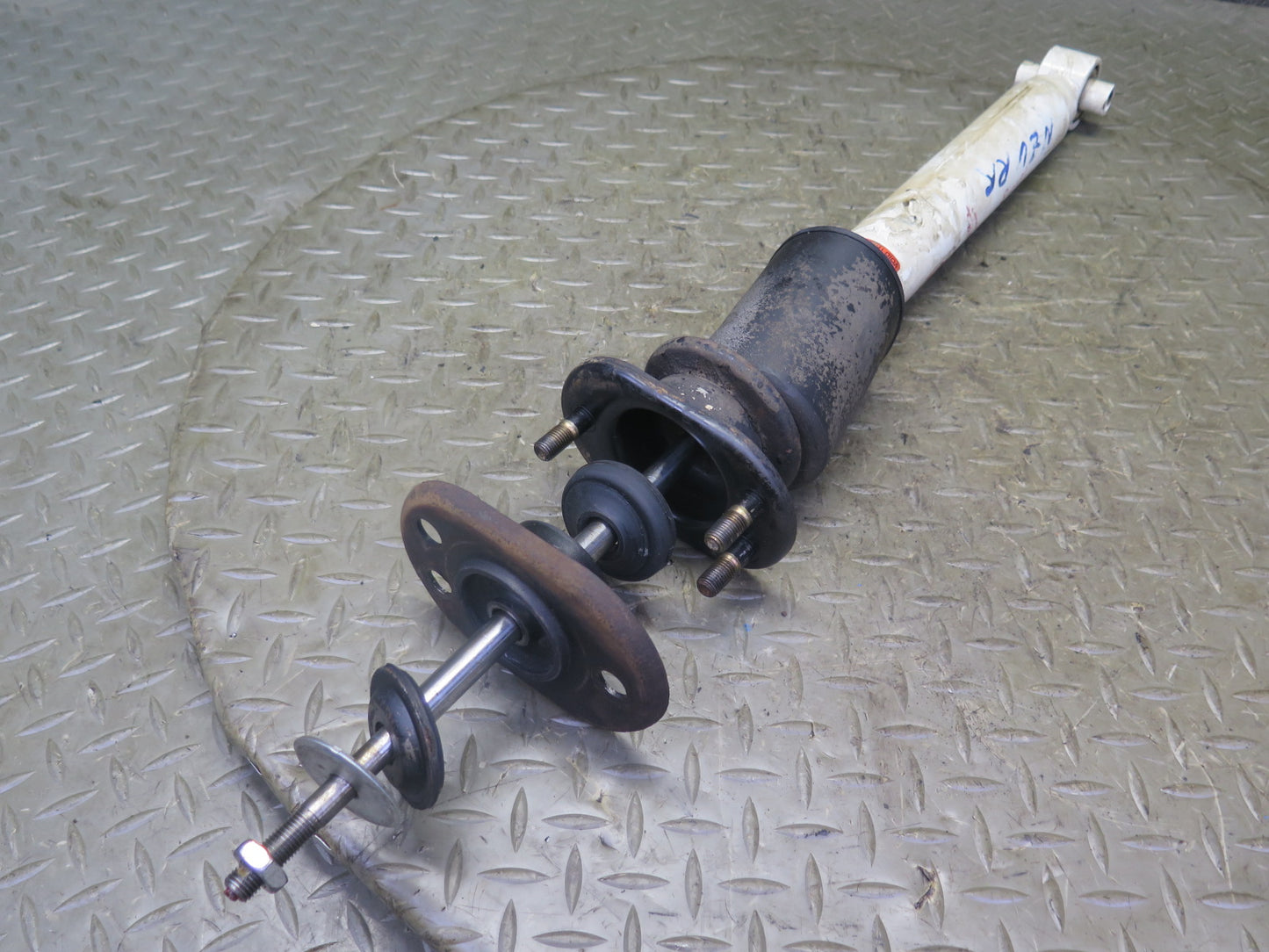 84-86 Nissan Z31 300ZX Turbo Set of 2 Tokico Rear Strut Shock Absorber