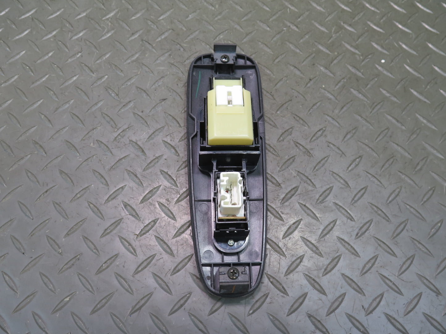 98-00 Lexus UCF20L LS400 Front Right Passenger Door Window Switch w Trim OEM