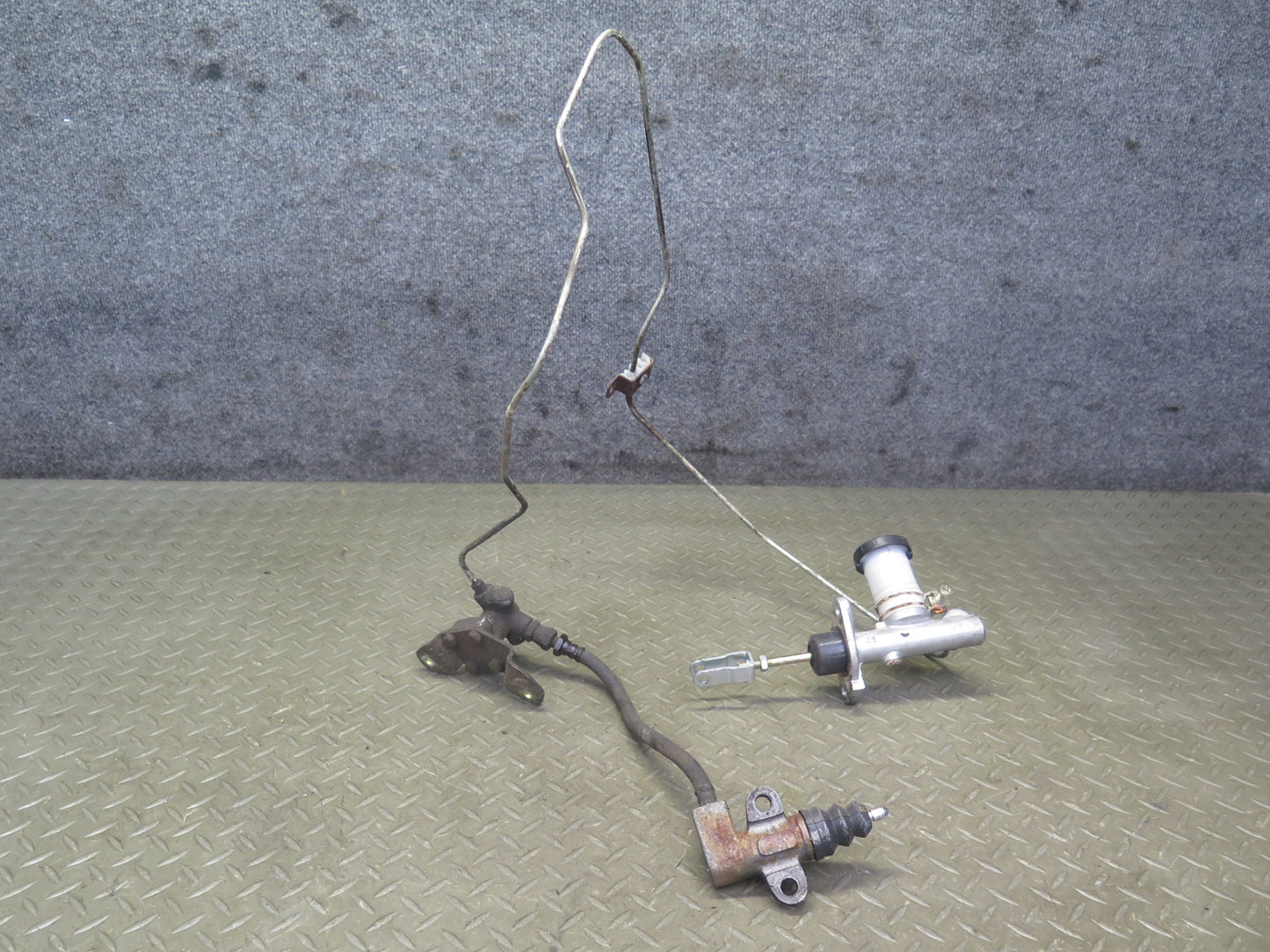84-86 Nissan Z31 300ZX Turbo Set of 2 Master & Slave Clutch Cylinder w Lines OEM