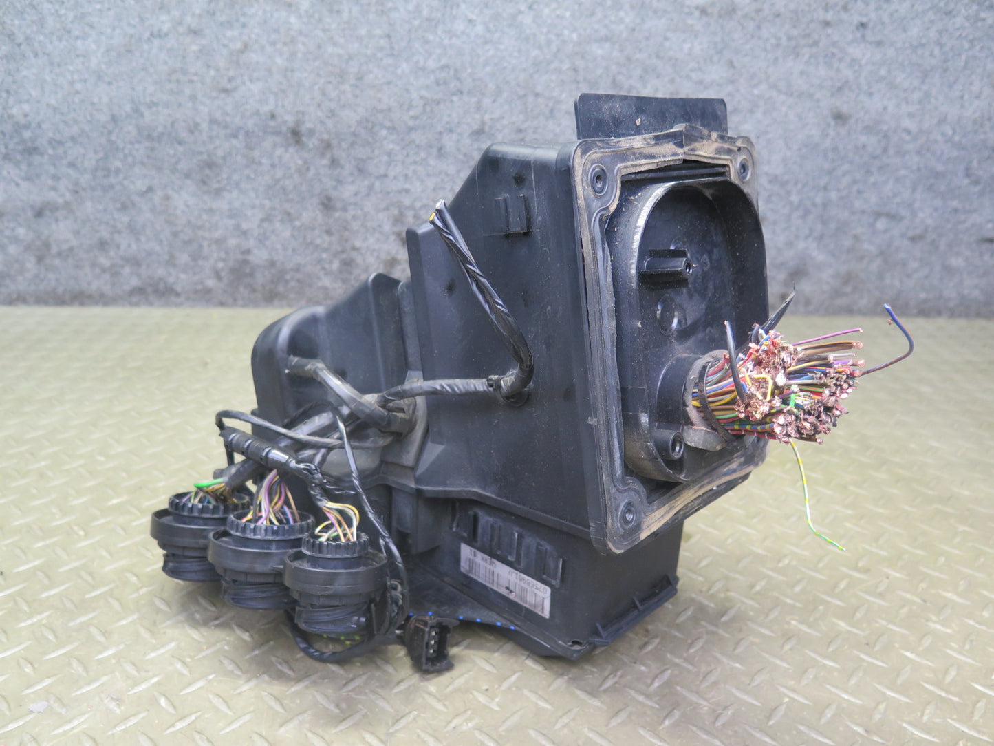 96-99 BMW E36 328iC Under Hood Junction Fuse Relay Box OEM
