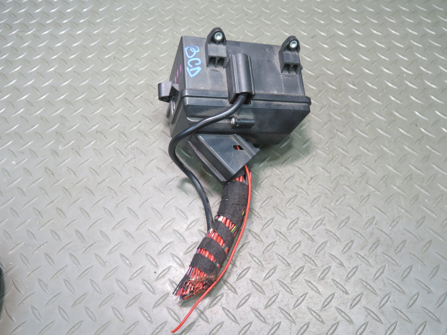 2006-2012 Bentley Flying Spur Under Dash Fuse Box Relay Junction Module Unit