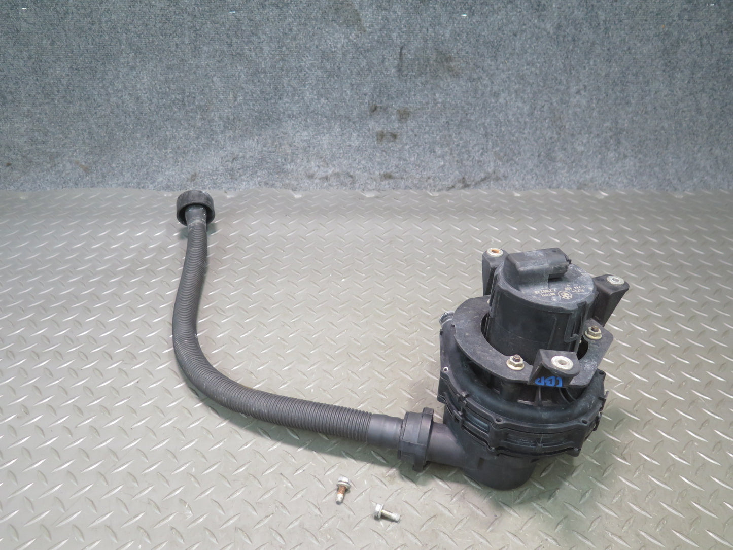 96-99 BMW E36 328ic 2.8L M52 Engine Secondary Air Injection Smog Pump OEM