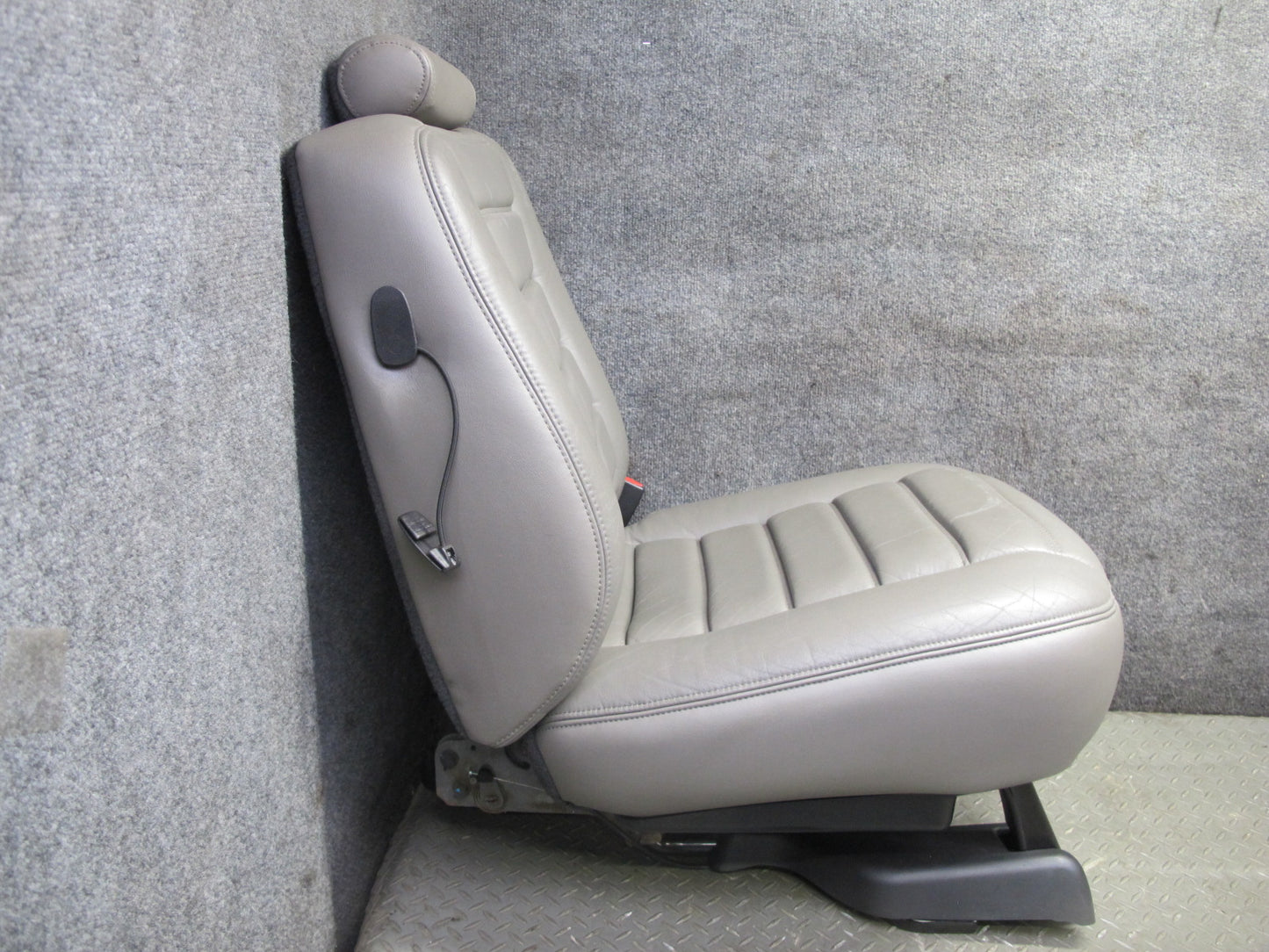 2005-2007 Hummer H2 Rear 2ND ROW Left & Right Leather Seat Wheat Set of 2