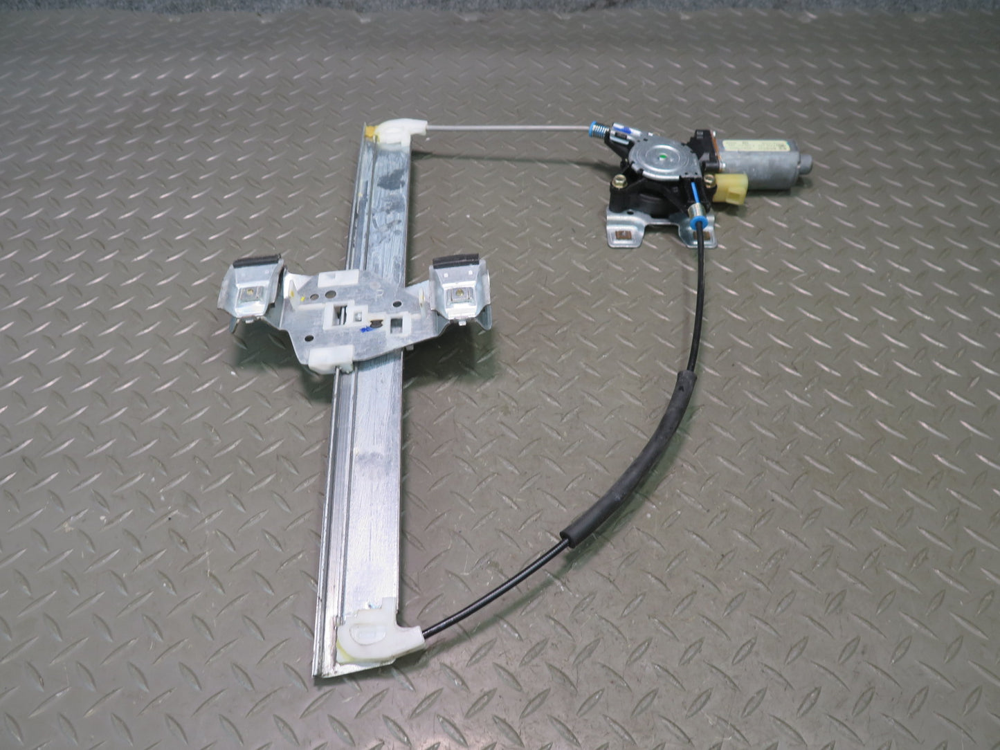 2003-2009 Hummer H2 Rear Right Door Window Regulator w Motor