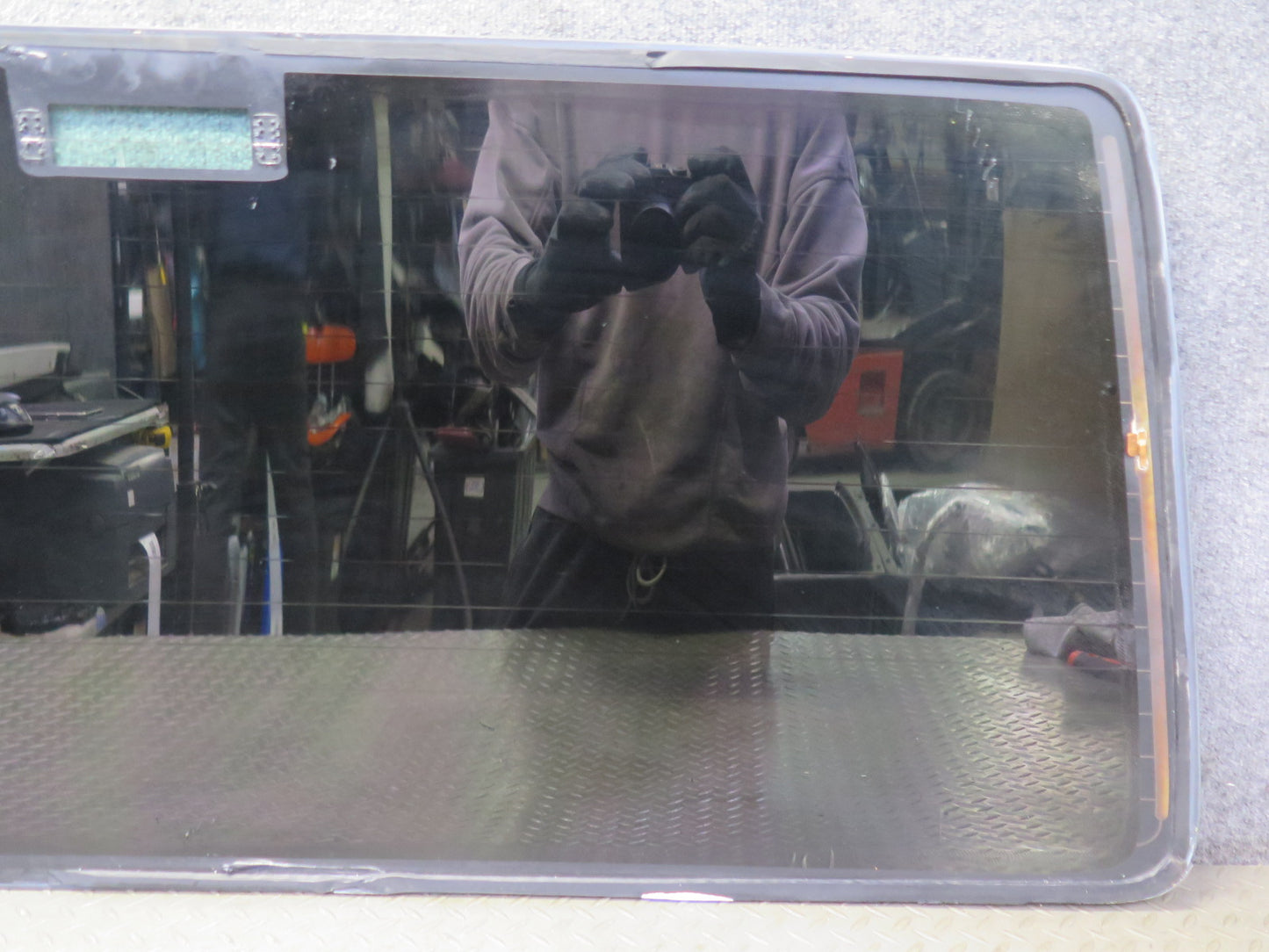 01-03 VW Eurovan T4 Rear Tailgate Liftgate Heated Windshield Glass Window OEM