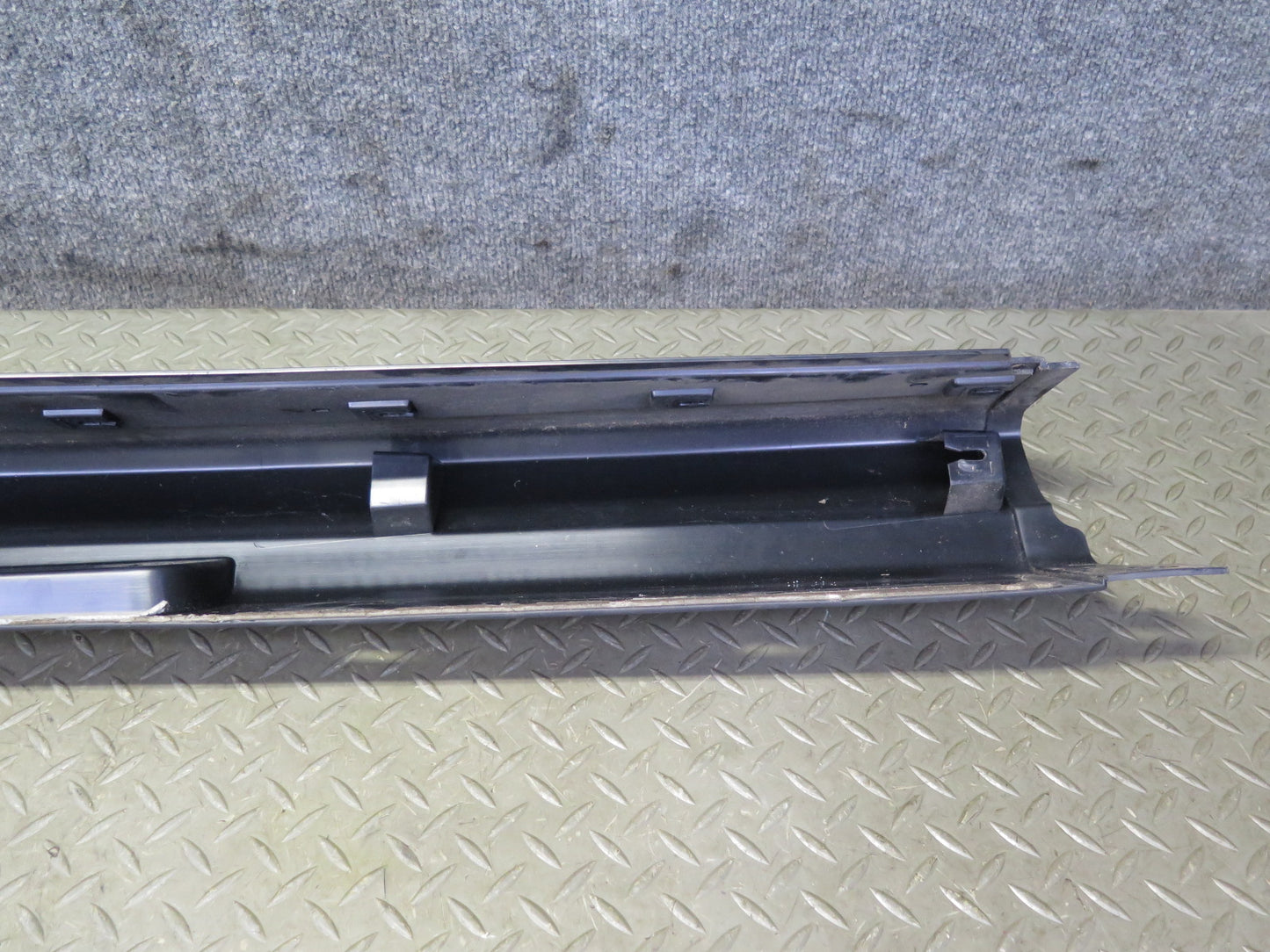 2005-2009 Hummer H2 SUT Rear Hatch Upper Spoiler Molding