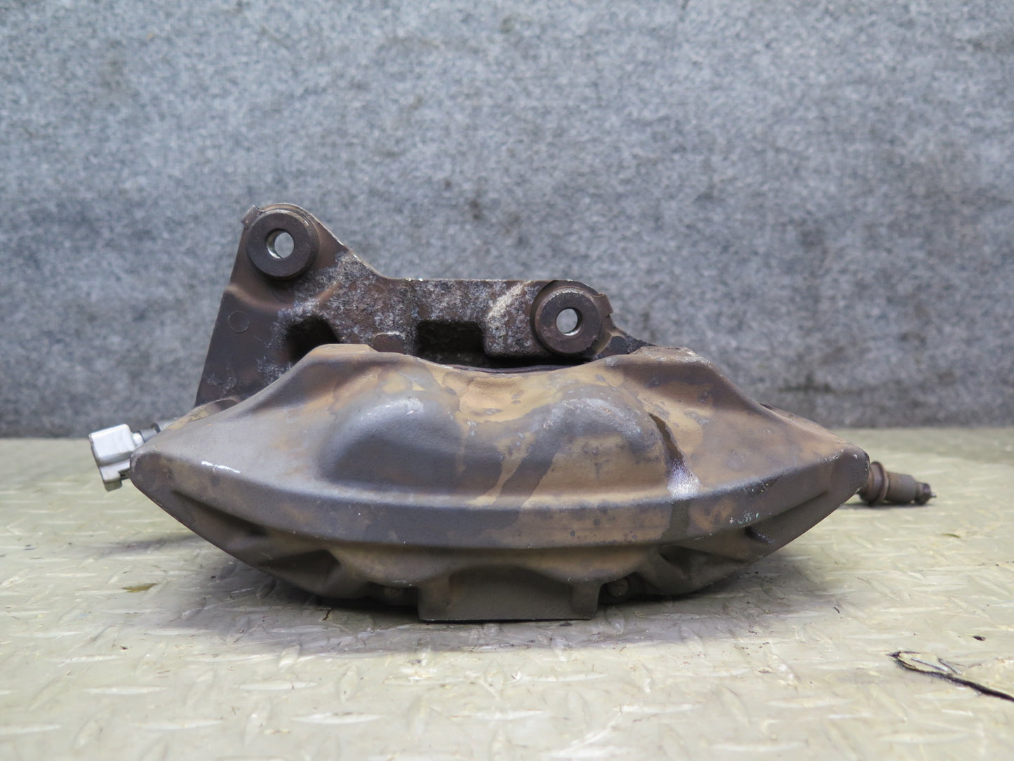 95-00 Lexus UCF20L LS400 Set of 2 Front Left Right Brake Caliper Sumitomo OEM