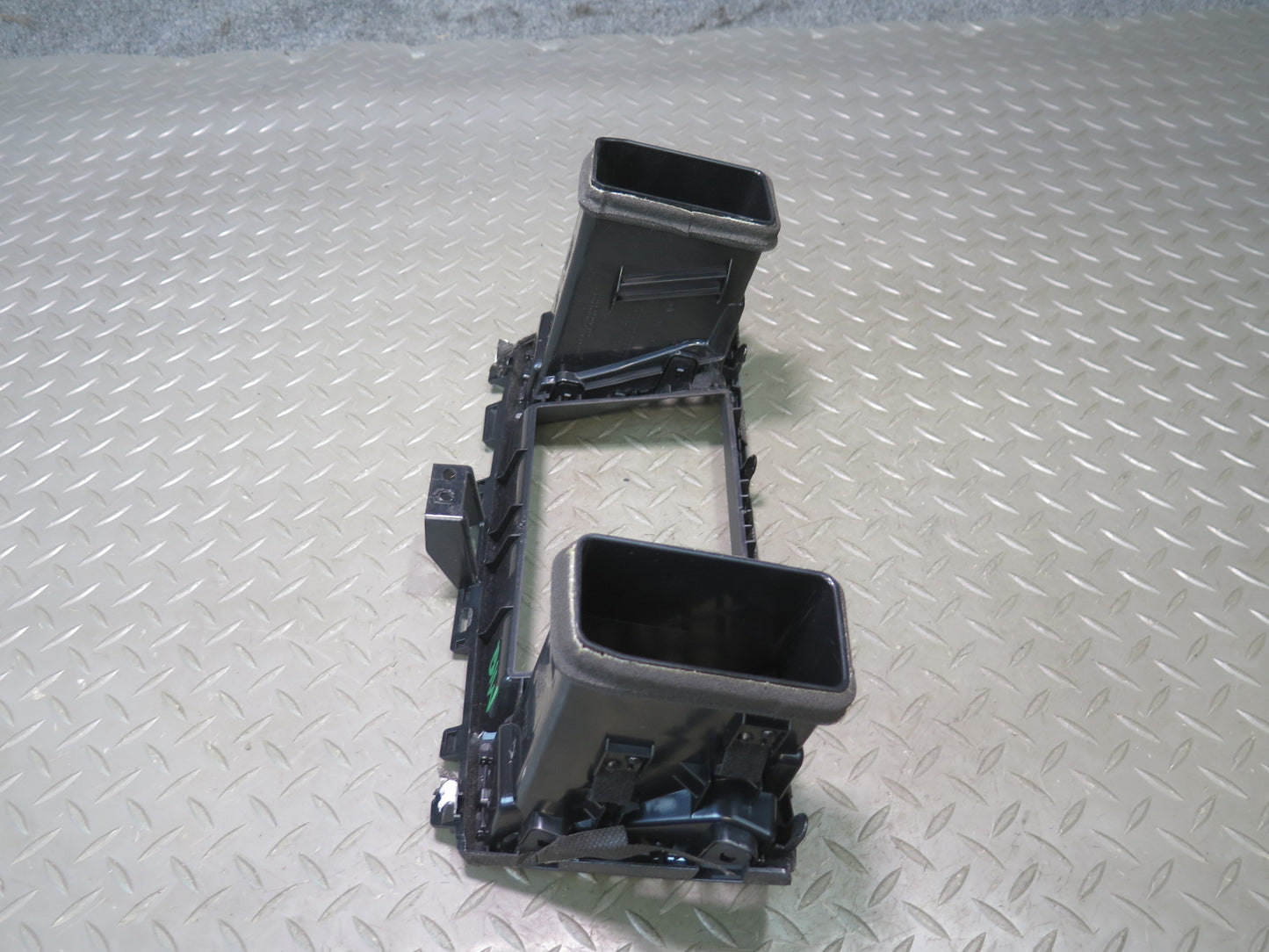 2013-2017 Infiniti JX35 QX60 Dash Center A/C Air Vent Grille Trim 68750-3JA0A