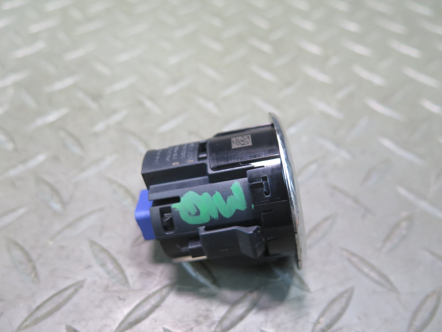 2013-2017 Infiniti JX35 QX60 Engine Start Stop Buttin Switch 28590-3JA0A