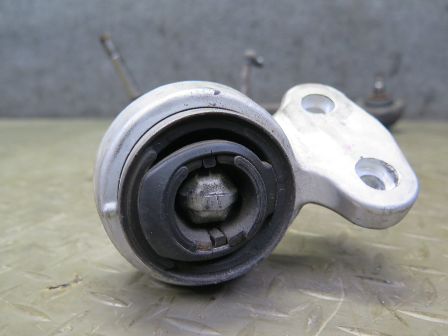 03-08 BMW E85 Z4 Set of 2 Front Left Right Lower Control Arm 110K Miles OEM