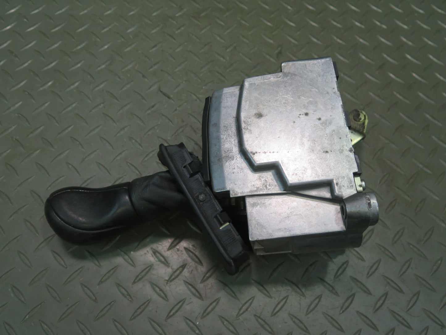 03-06 Mercedes R230 SL500 Automatic Transmission Gear Shifter Assembly OEM