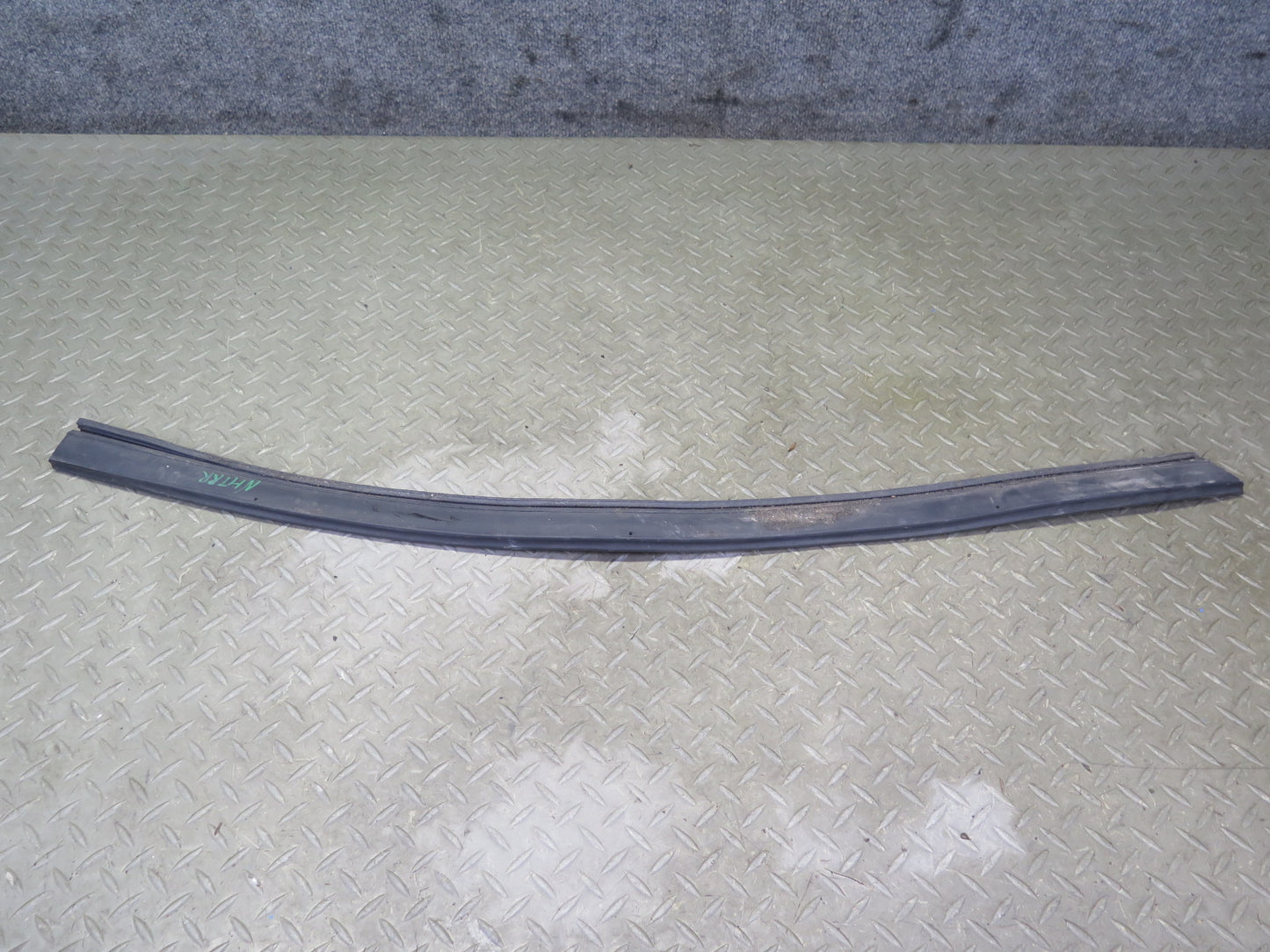 2003-2009 Hummer H2 Rear Right Window Outer Inner Weatherstrip Rubber Seal Set