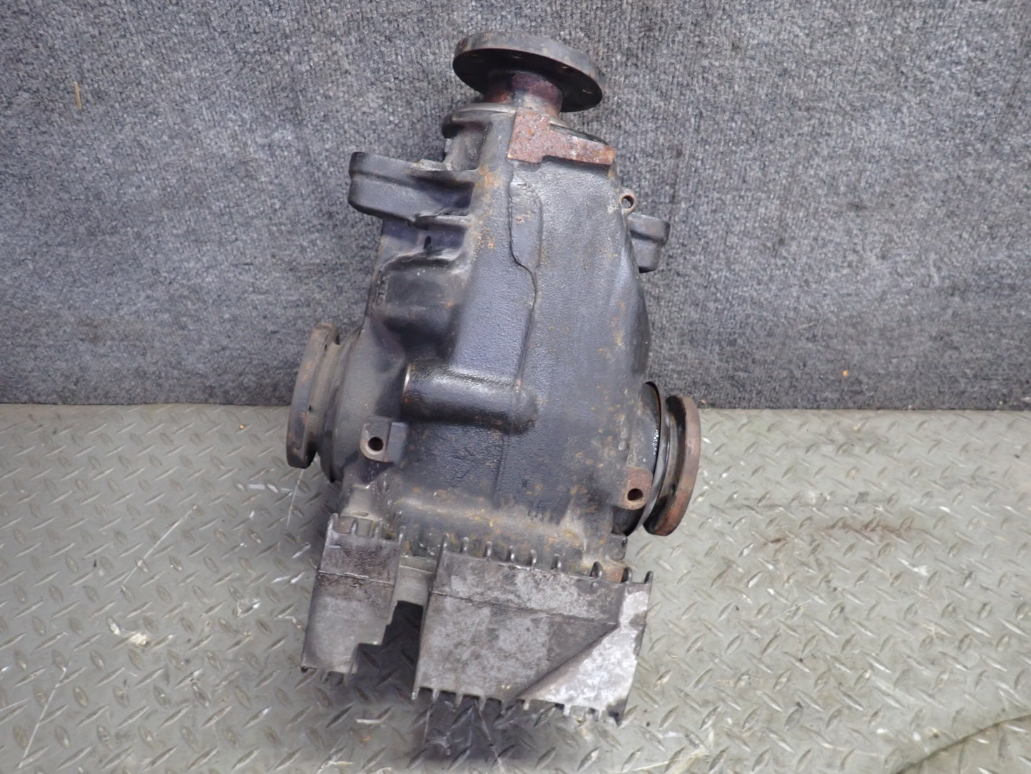 03-07 BMW E86 E85 Z4 2.5i 3.0si AT Rear Differential Carrier 3.64 Ratio 110K OEM
