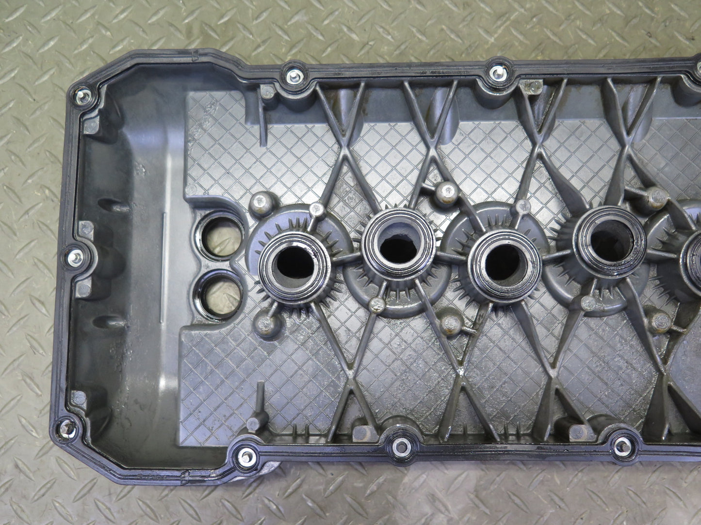2006-2012 Bentley Flying Spur 6.0L Engine Motor Left Side Valve Cover W/ Oil Cap