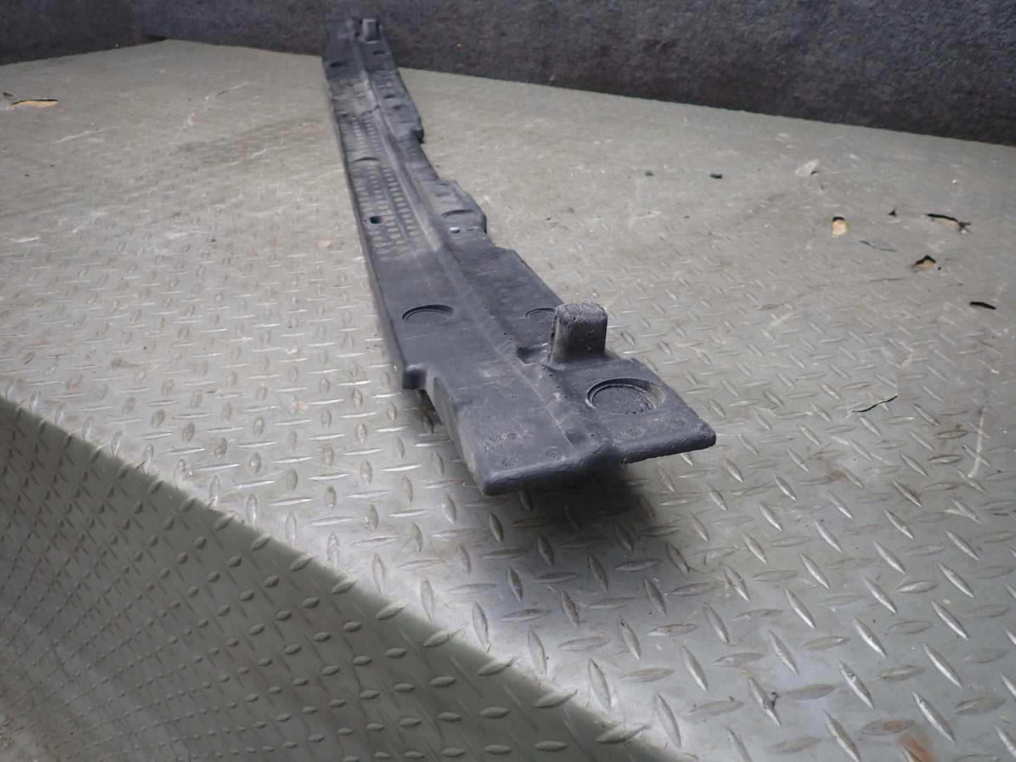 2013-2015 Infiniti JX35 QX60 Rear Bumper Crash Impact Reinforcement Bar w Foam