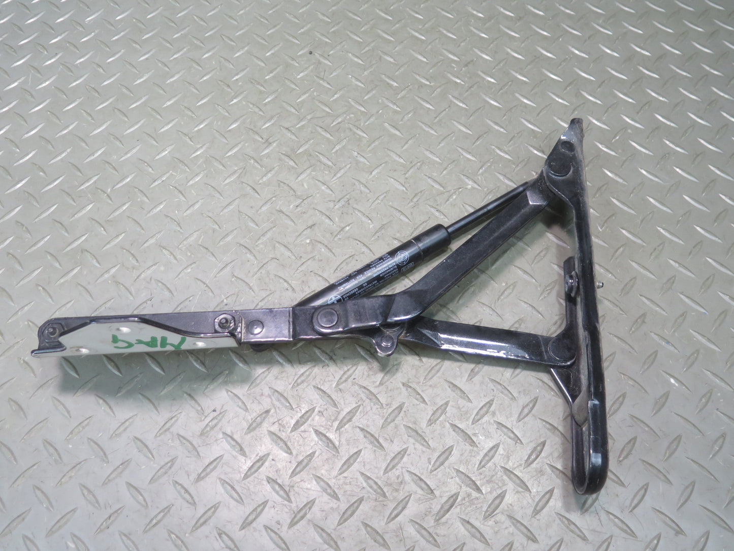 08-19 Maserati Granturismo M145 Rear Left & Right Trunk Lid Hinge Support Set