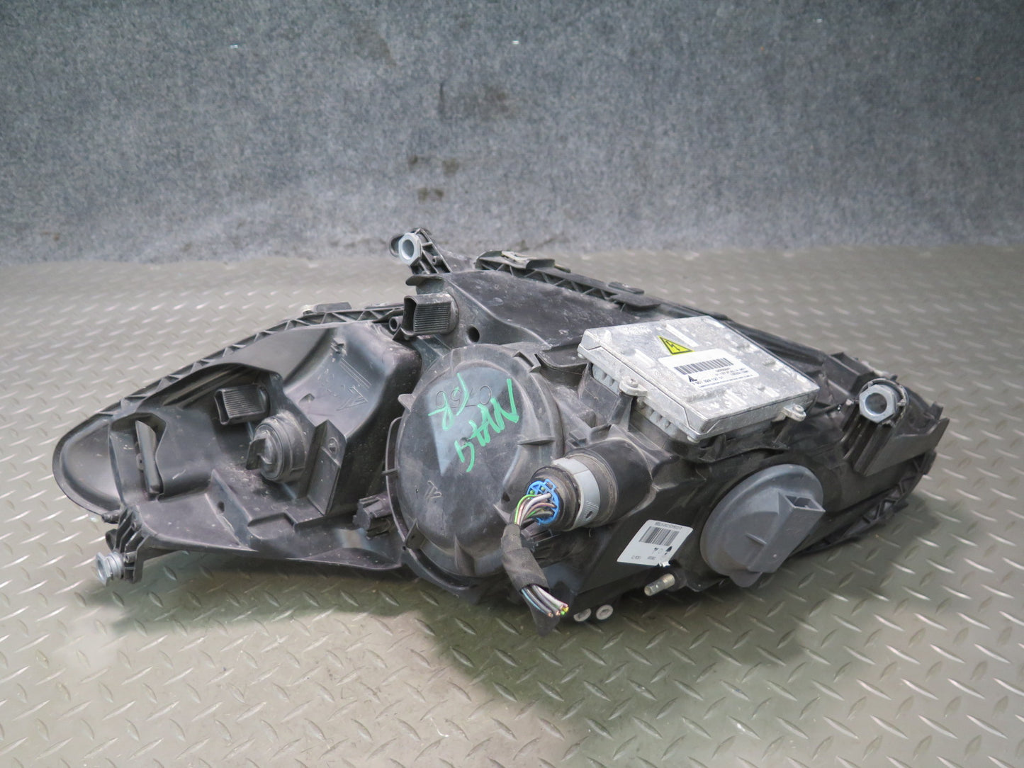 2008-2012 Maserati Granturismo M145 Front Right Xenon Headlight Lamp w Ballast