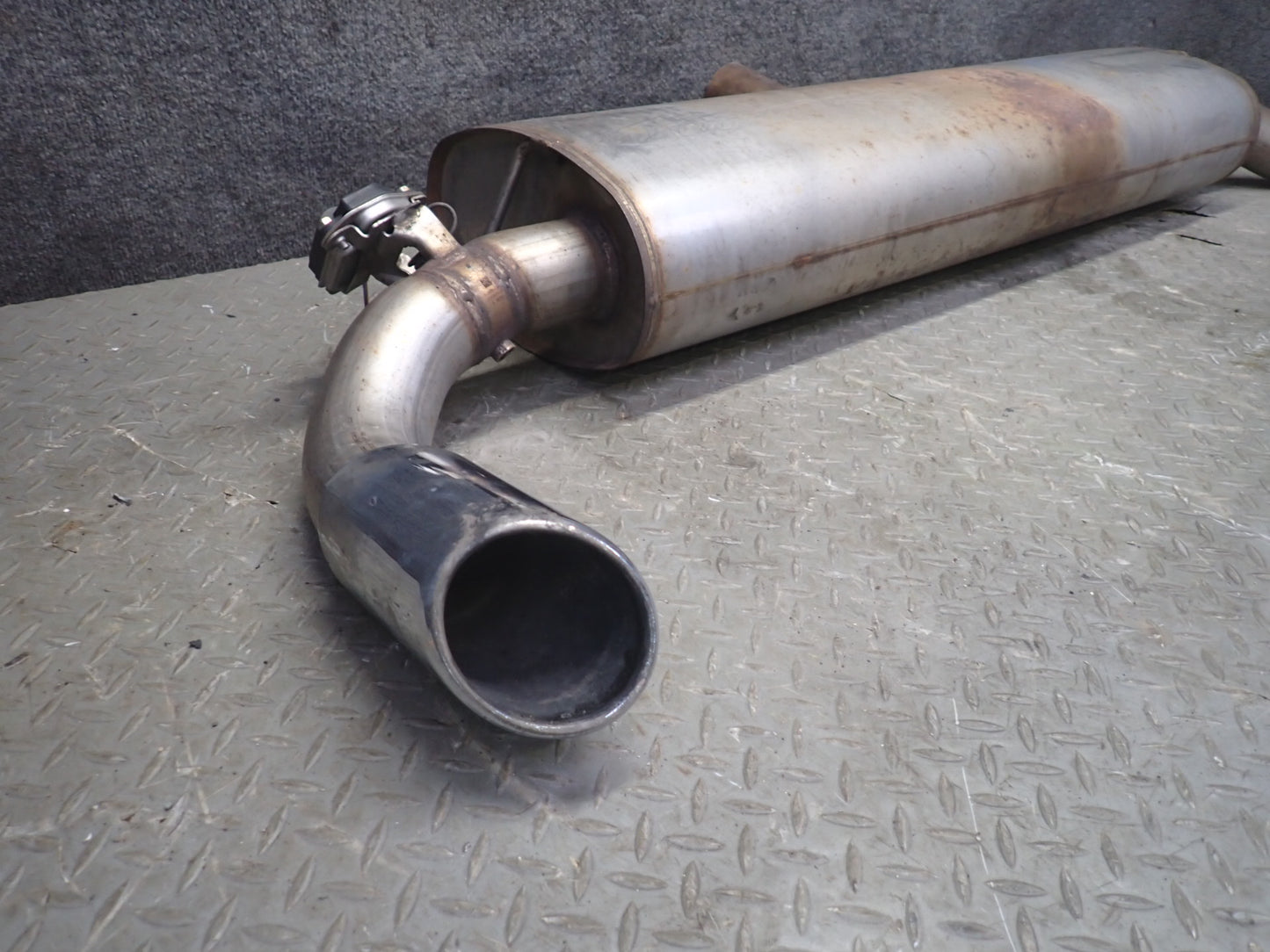 2014-2018 BMW F15 X5 3.0L Rear Exhaust Muffler w Tips 8647974