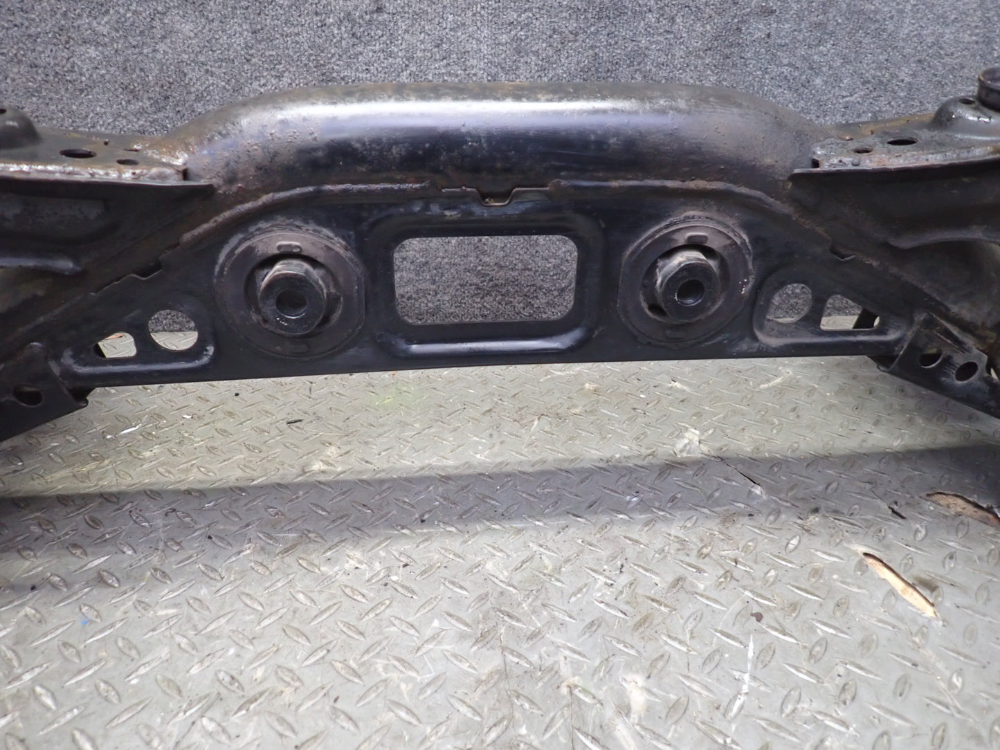 98-00 Lexus UCF20 LS400 RWD Rear Suspension Crossmember Sub Frame Subframe OEM