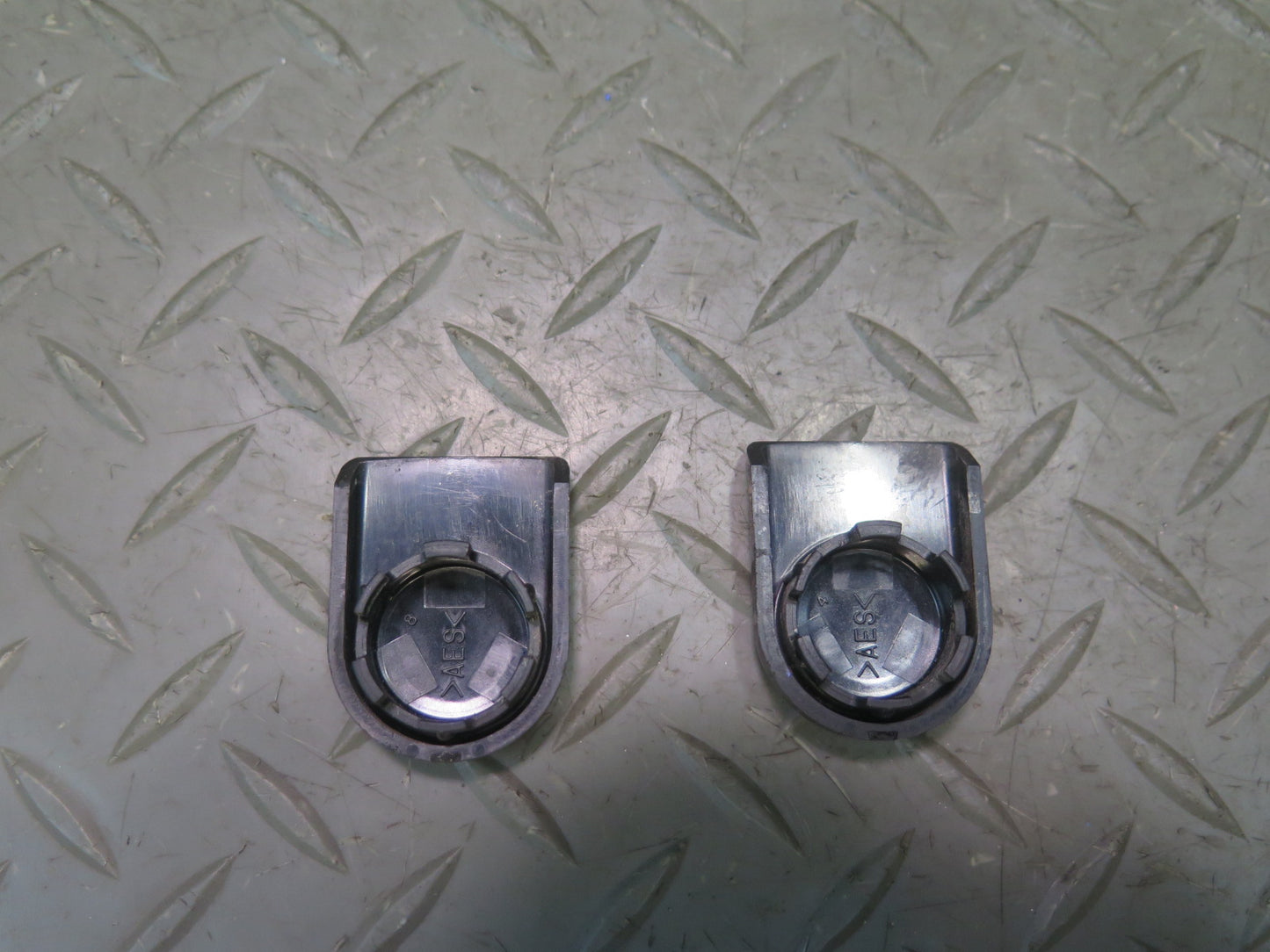 2014-2020 Infiniti QX60 Front Left & Right Wiper Arm w Cap Set