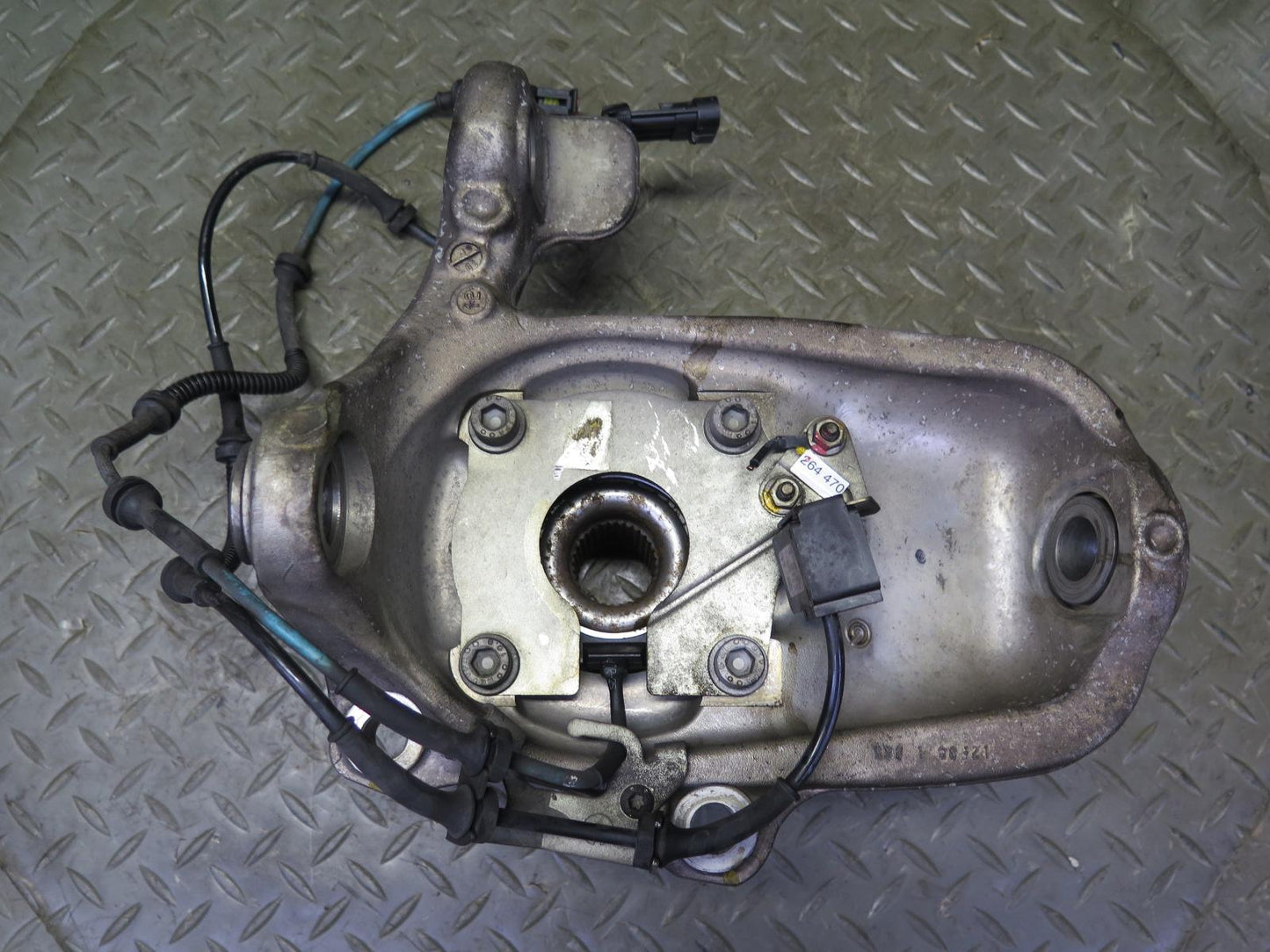 2008-2019 Maserati Granturismo M145 RWD Front Left Spindle Knuckle Wheel Hub