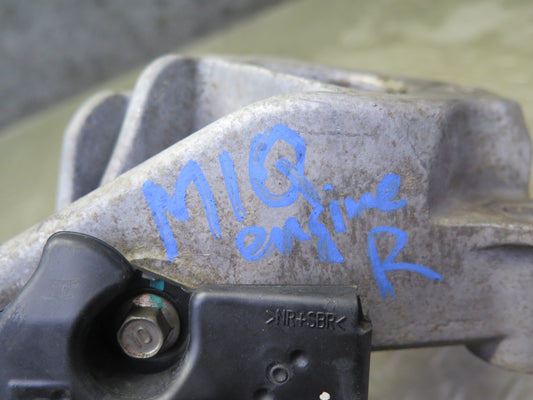 2014-2017 Infiniti QX60 2.5L Hybrid Engine Motor Mount Bracket Support