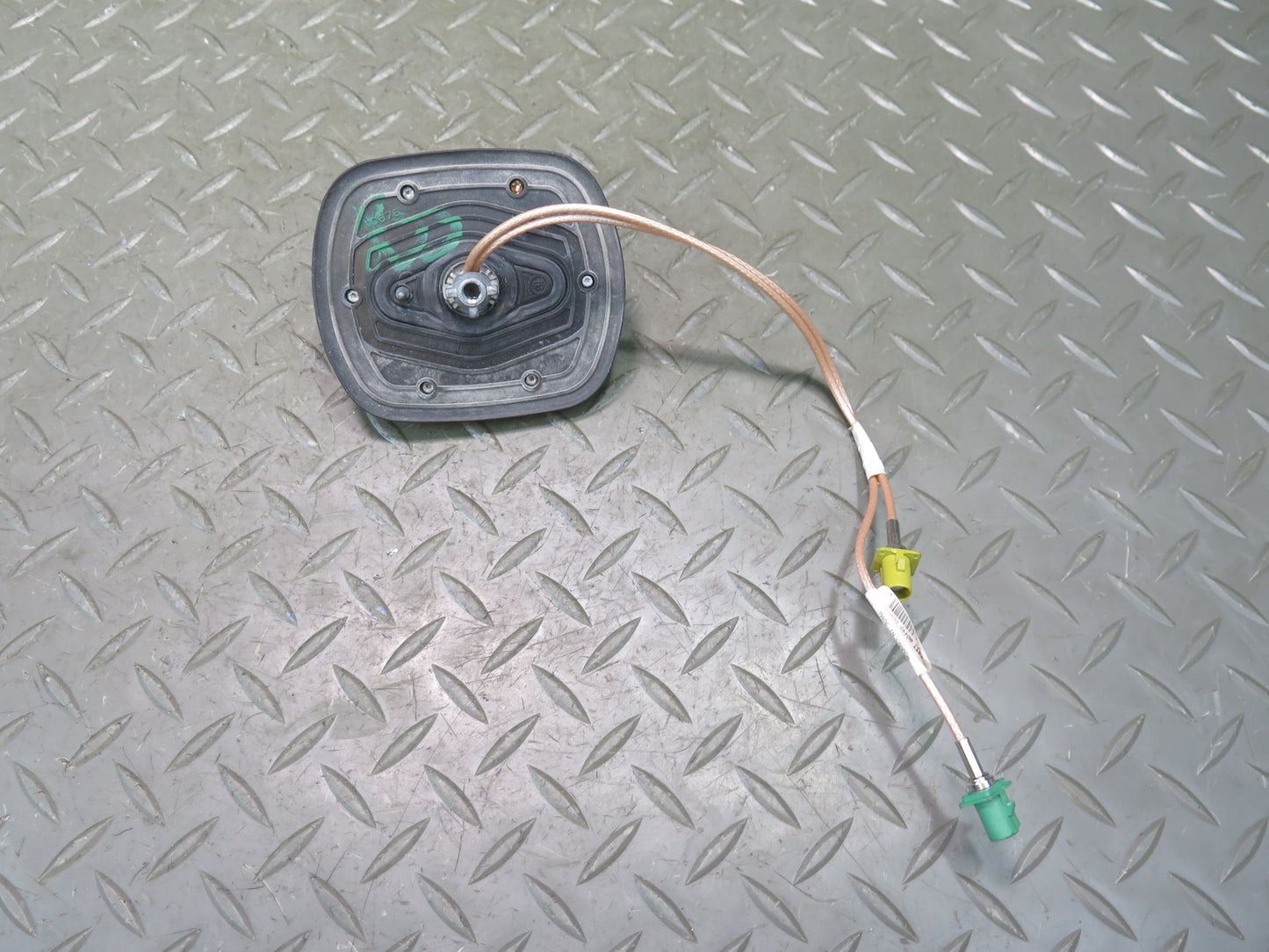 2004-2005 Cadillac XLR Rear Trunk Mounted Radio Shark Antenna