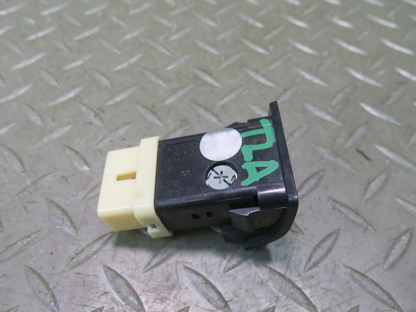 1991-1997 Toyota Land Cruiser FJ80 Differential Lock Switch