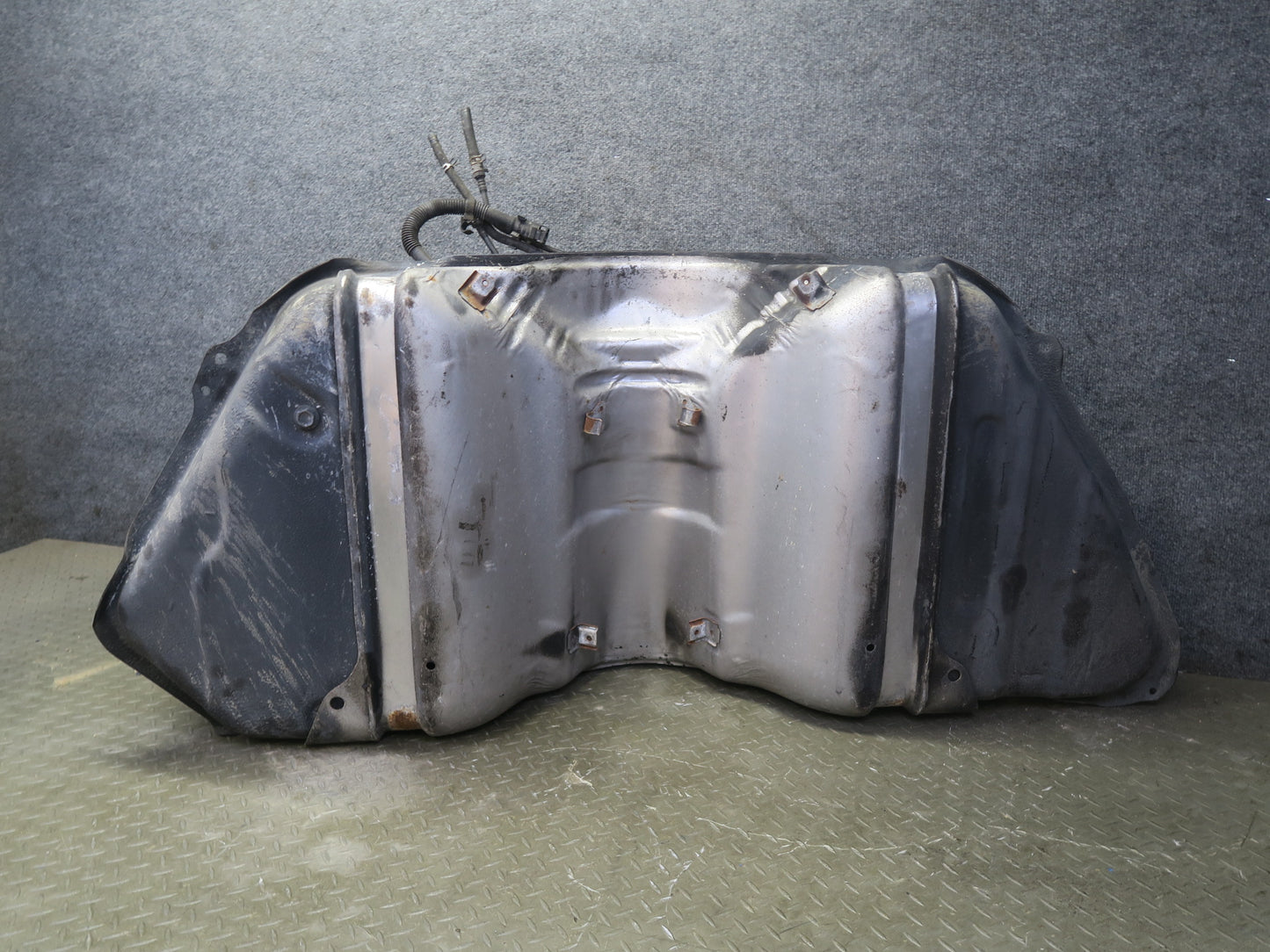 02-05 Lexus UZZ40L SC430 Gas Fuel Tank Assembly OEM