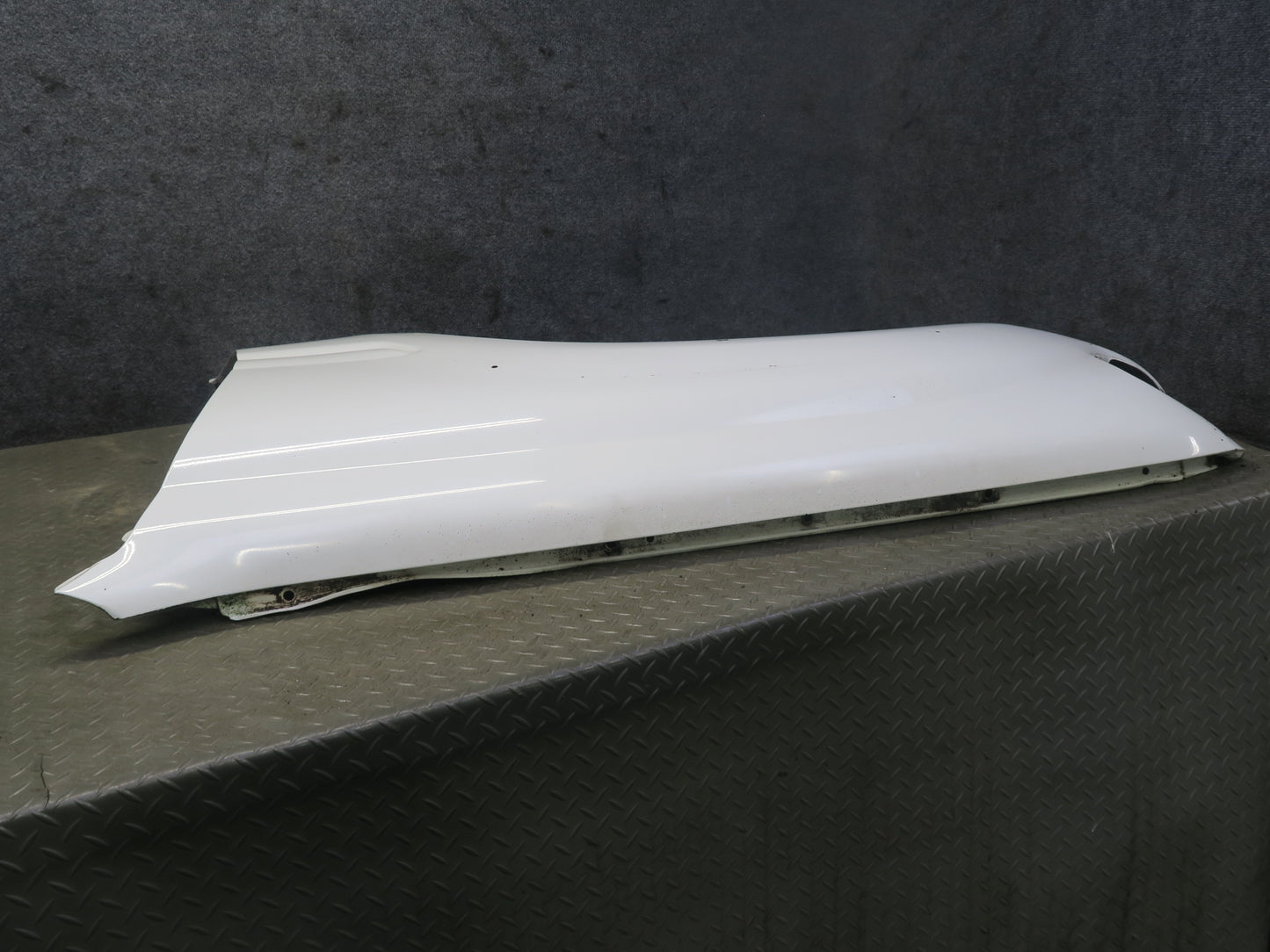 1991-1992 Toyota Land Cruiser FJ80 Front Left Side Fender Shell Panel White
