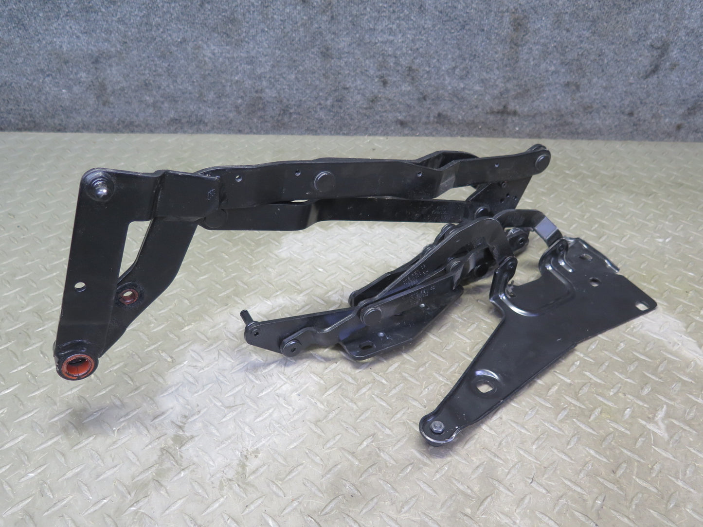 2004-2009 Cadillac XLR Rear Left & Right Side Convertible TOP Hinge Bracket Set