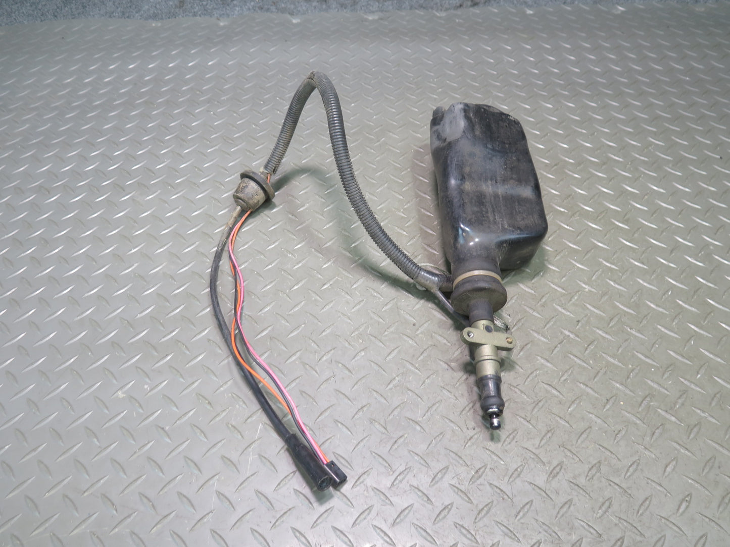 93-96 Chevrolet Corvette C4 Radio Power Antenna Assembly OEM