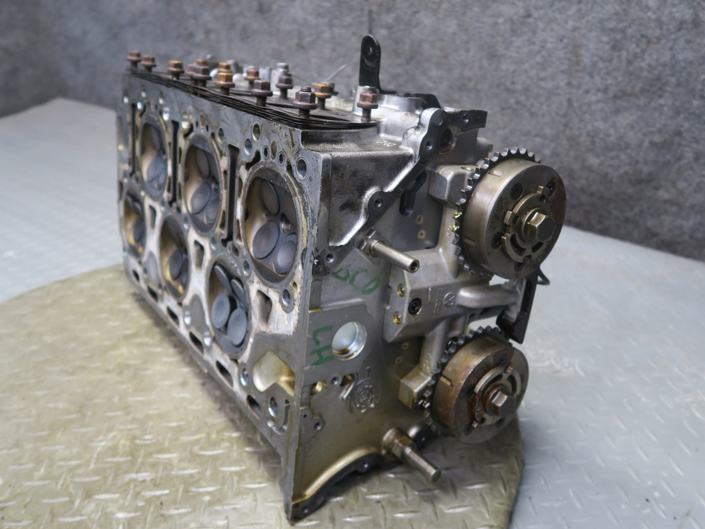 2006-2012 Bentley Flying Spur 6.0L W12 Engine Left Cylinder Head W/ Camshafts