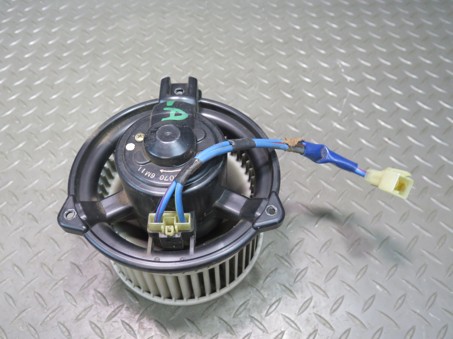 1991-1997 Toyota Land Cruiser FJ80 AC Heater Blower Motor Fan