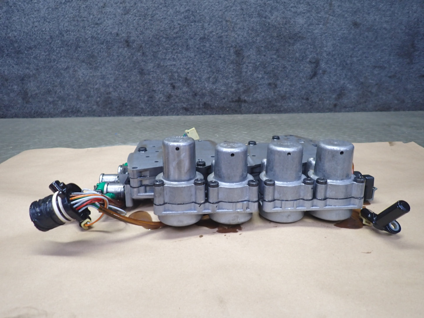 2004-2006 Cadillac XLR 4.6L V8 5-SPEED 5L50 Automatic Transmission Valve Body