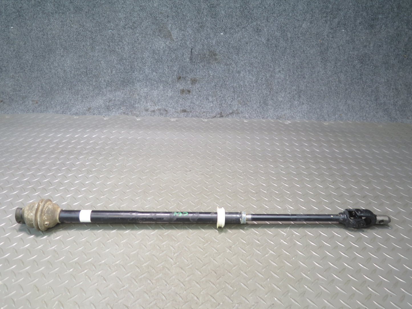 2004-2009 Cadillac XLR Steering Column Intermediate U Joint Shaft 15145225