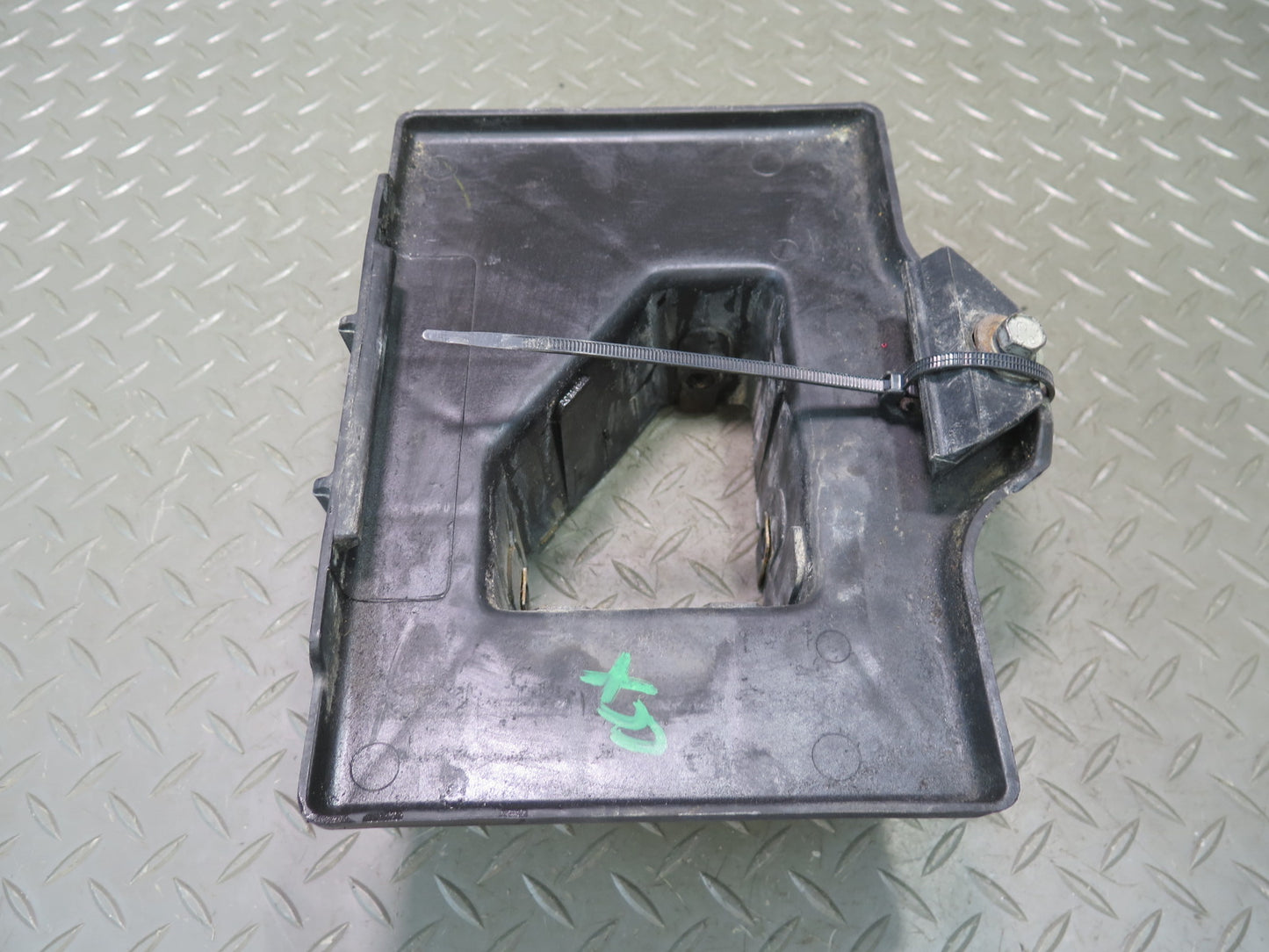 2004-2009 Cadillac XLR Battery Mount Tray Holder 10268430