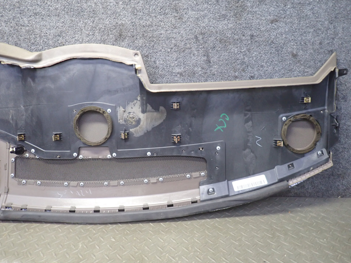 2004-2008 Cadillac XLR Dashboard Upper Trim Cover Panel Shale 10314216