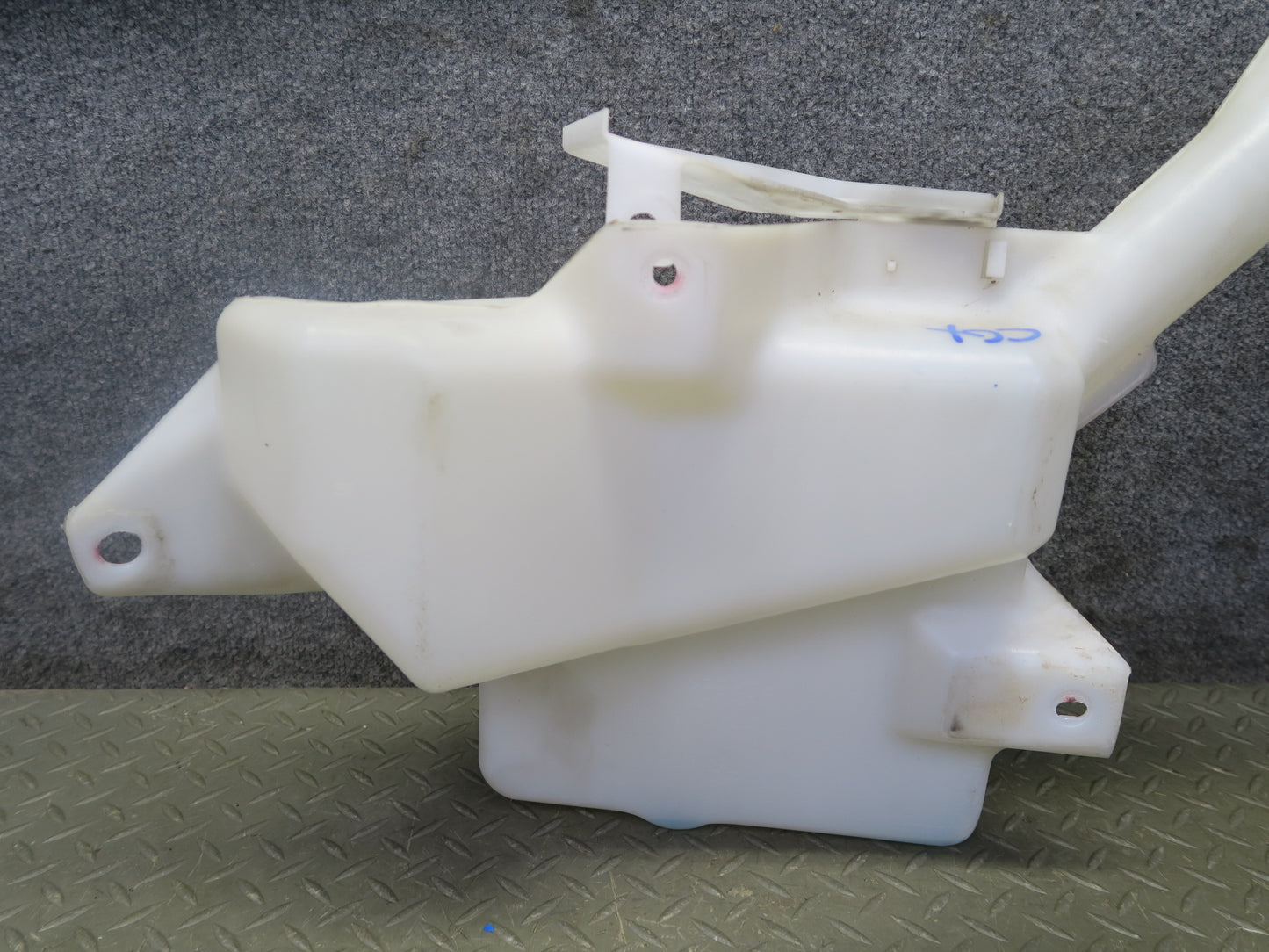 2004-2009 Cadillac XLR Windshield Washer Reservoir Bottle Tank 10339236